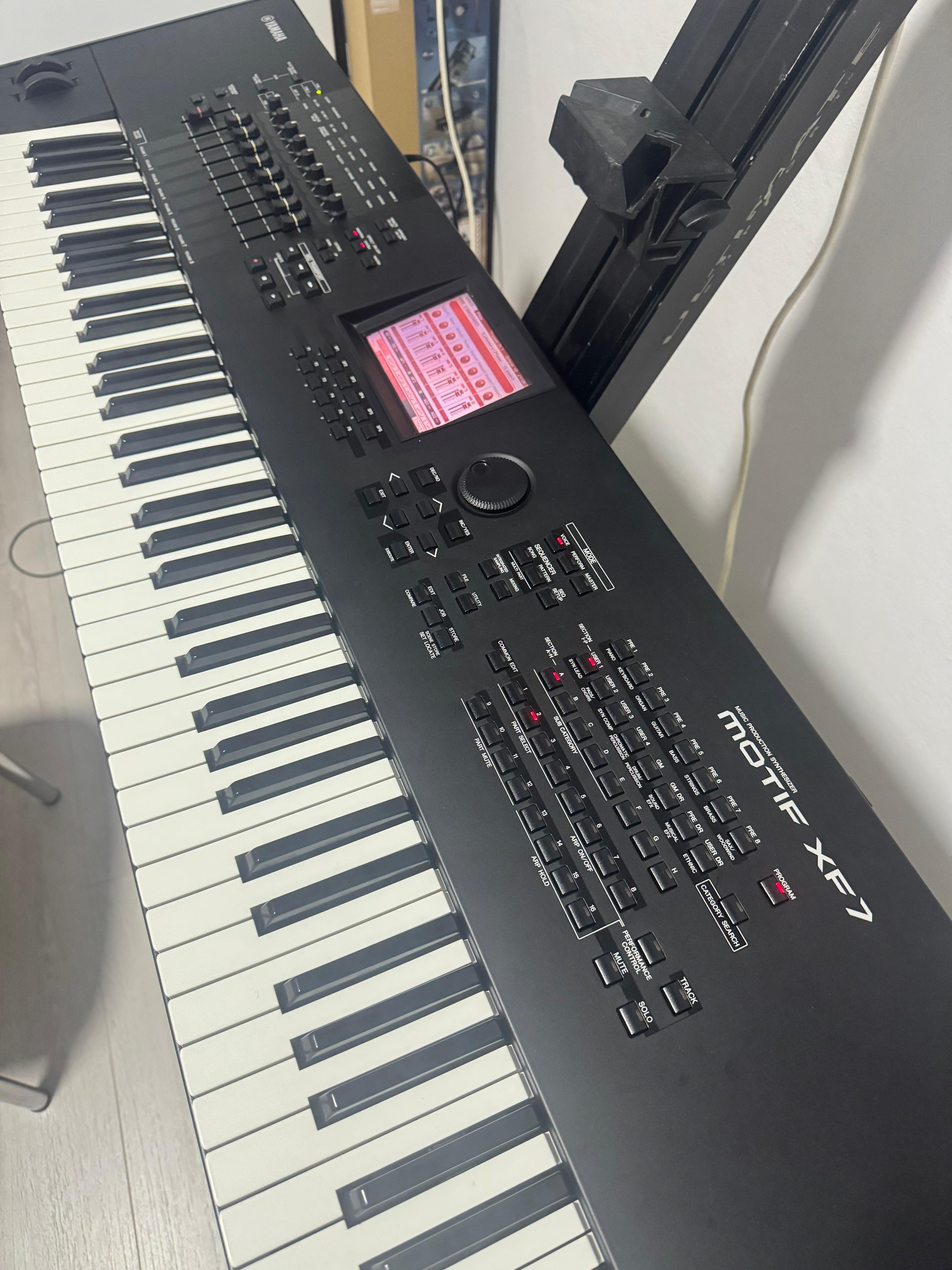 Yamaha Motif XF7 9