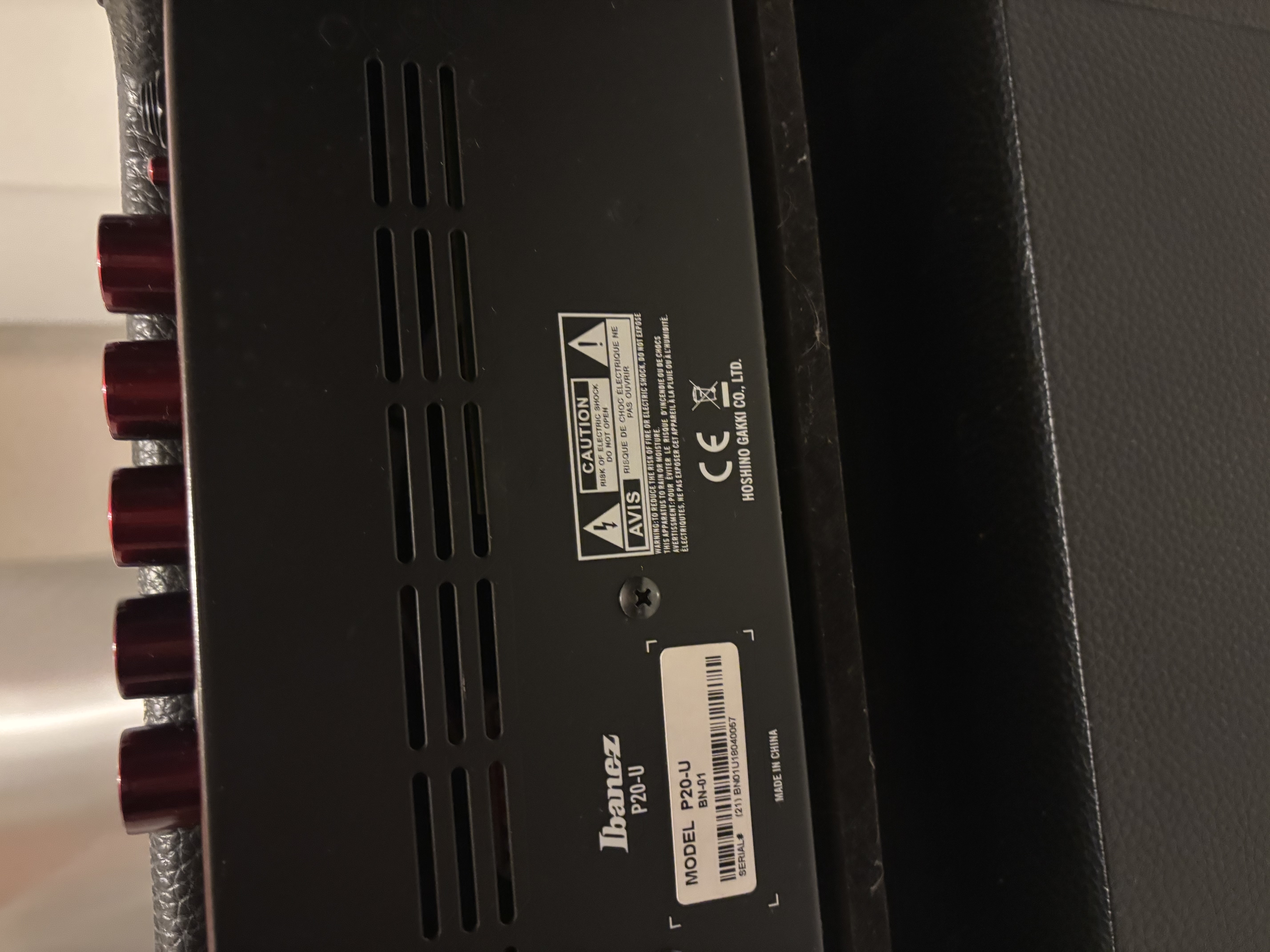 ibanez promethean p20u 20w gitar amfisi 3