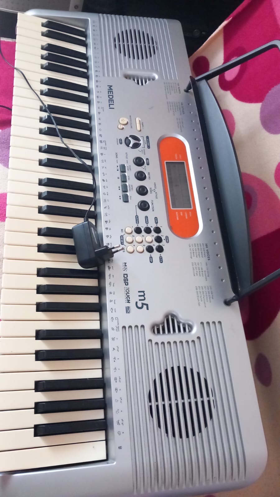 Medeli M5 model 61 tușlu dijital org 2