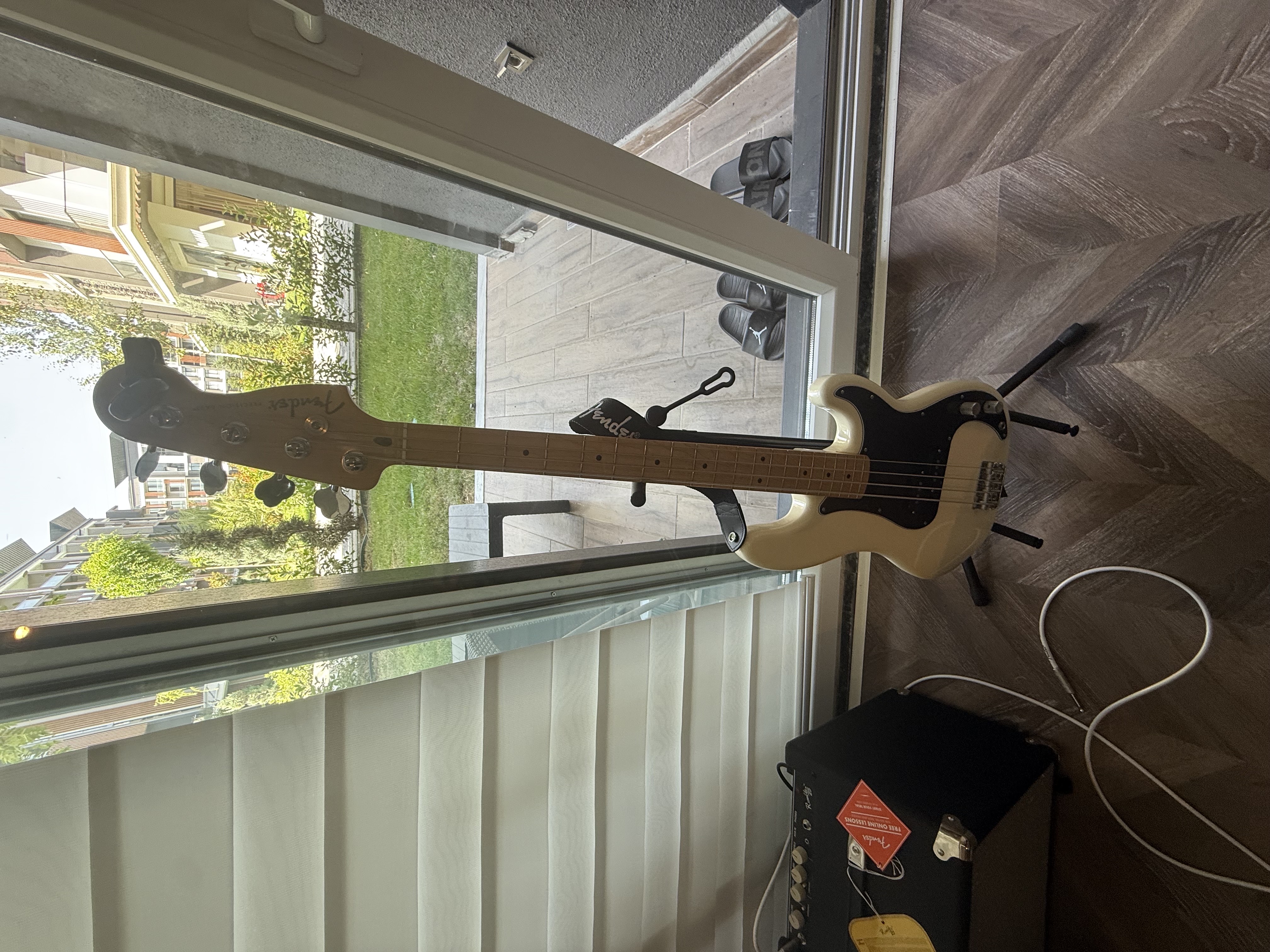 Fender standart precision bass 2