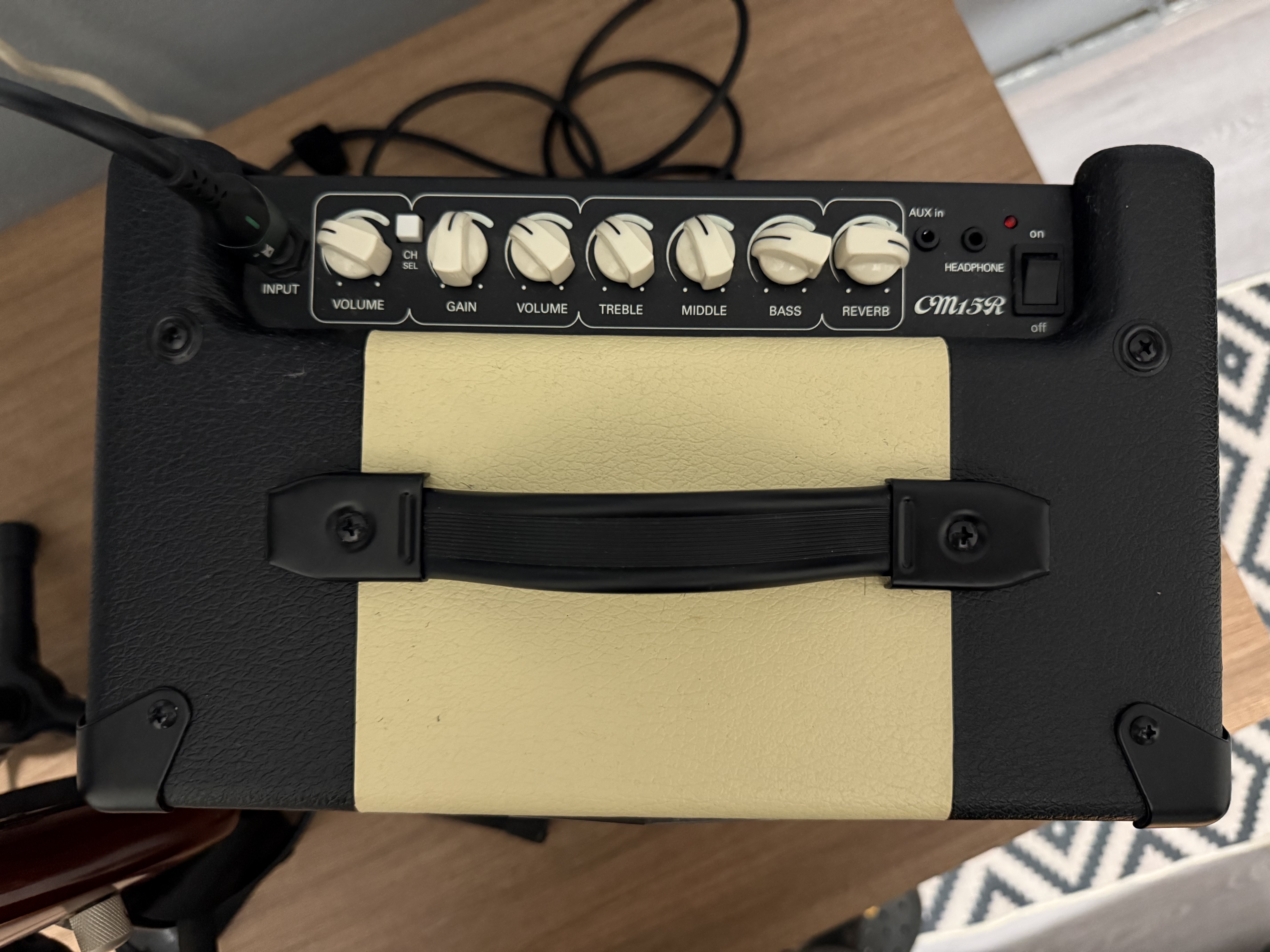 Cort Viva Gold II (2004) Elektro Gitar,Cort CM15R Amfi Set 6