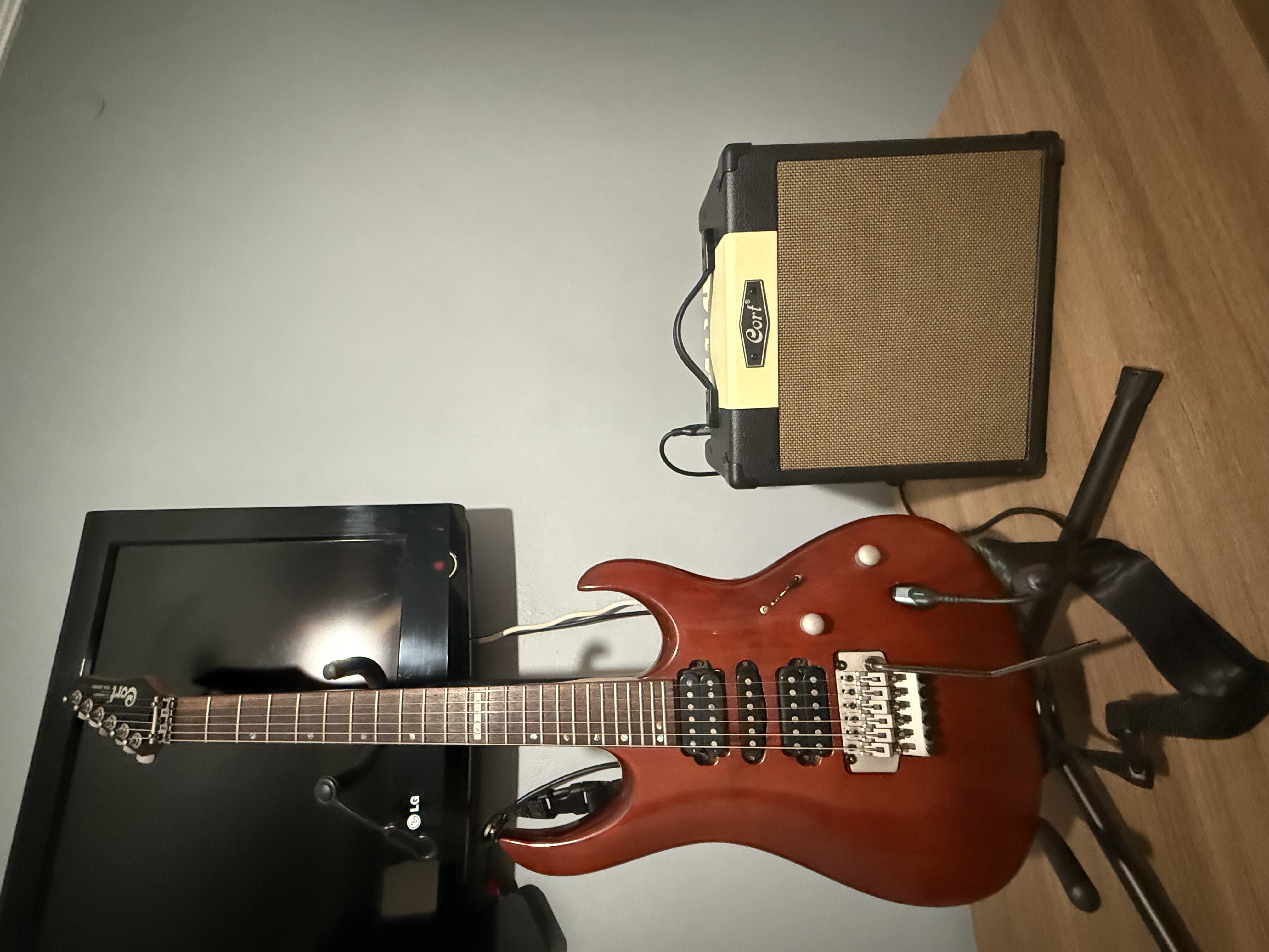 Cort Viva Gold II (2004) Elektro Gitar,Cort CM15R Amfi Set 1
