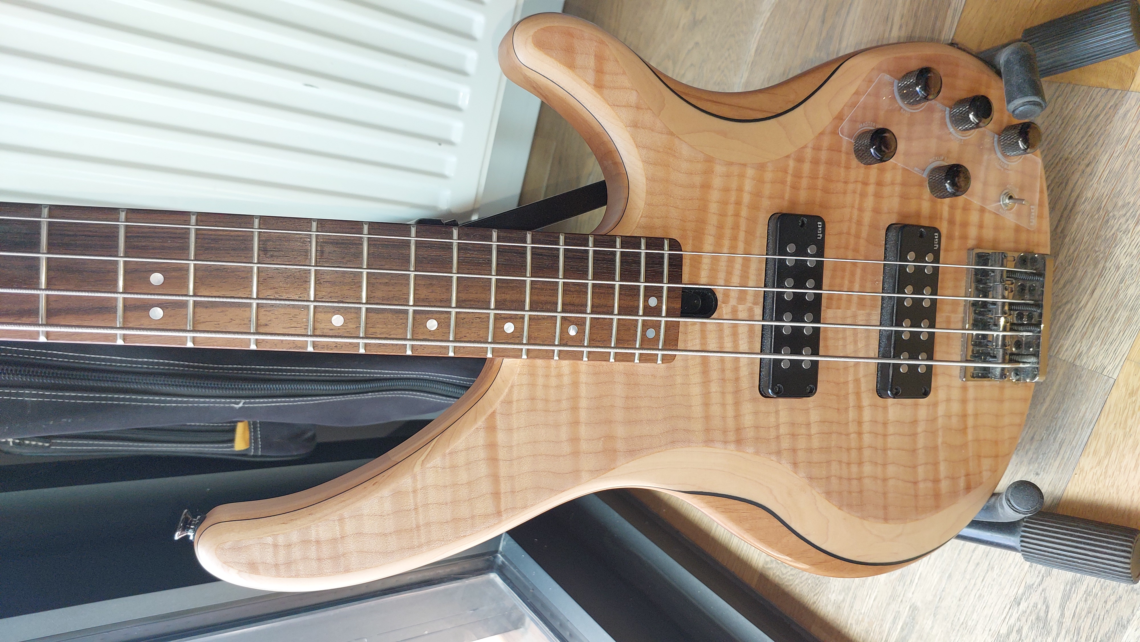 Yamaha TRBX604 3