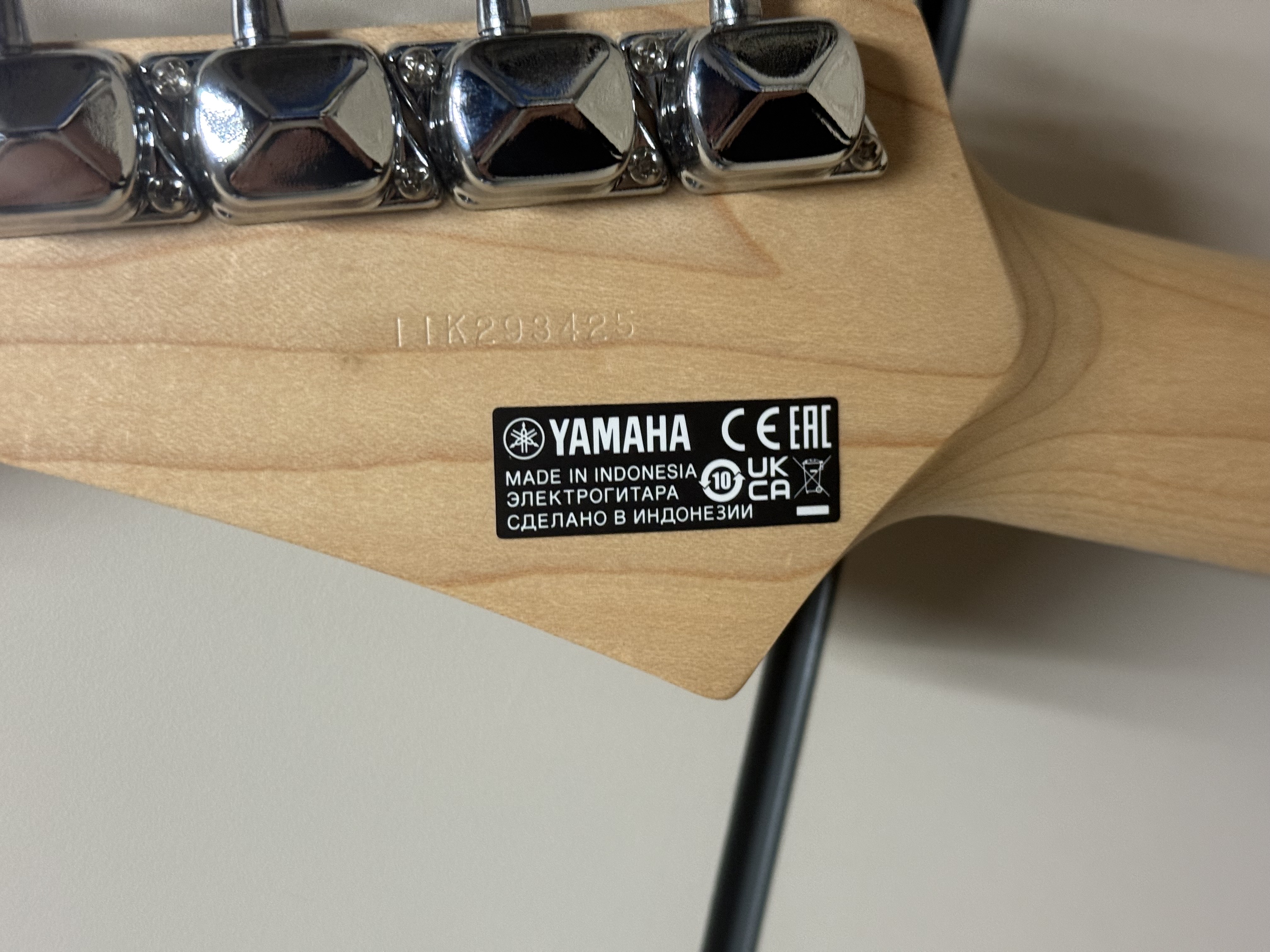 Yamaha Pacifica 012 DBM(Dark Blue Metallic) 5