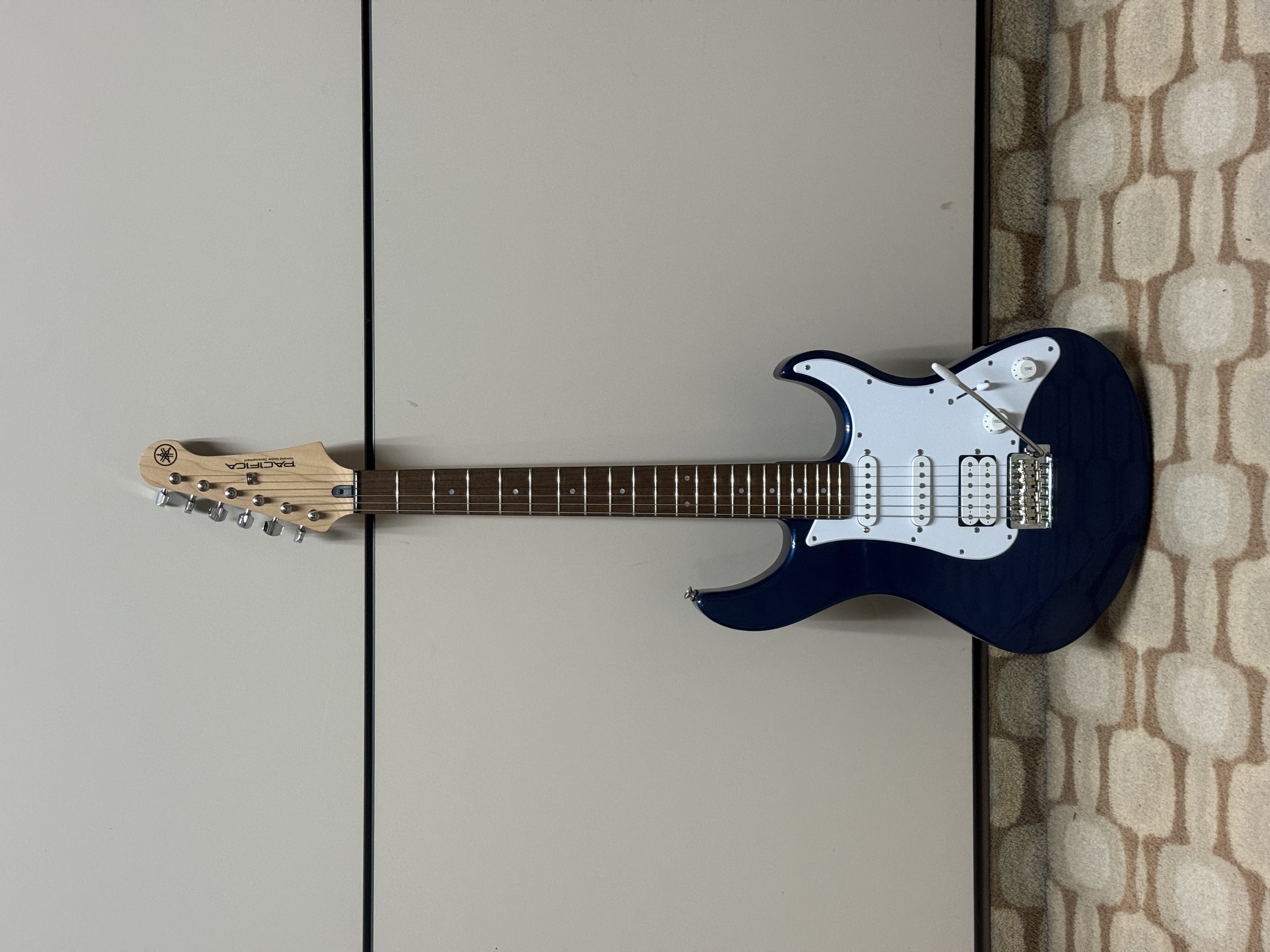 Yamaha Pacifica 012 DBM(Dark Blue Metallic) 2