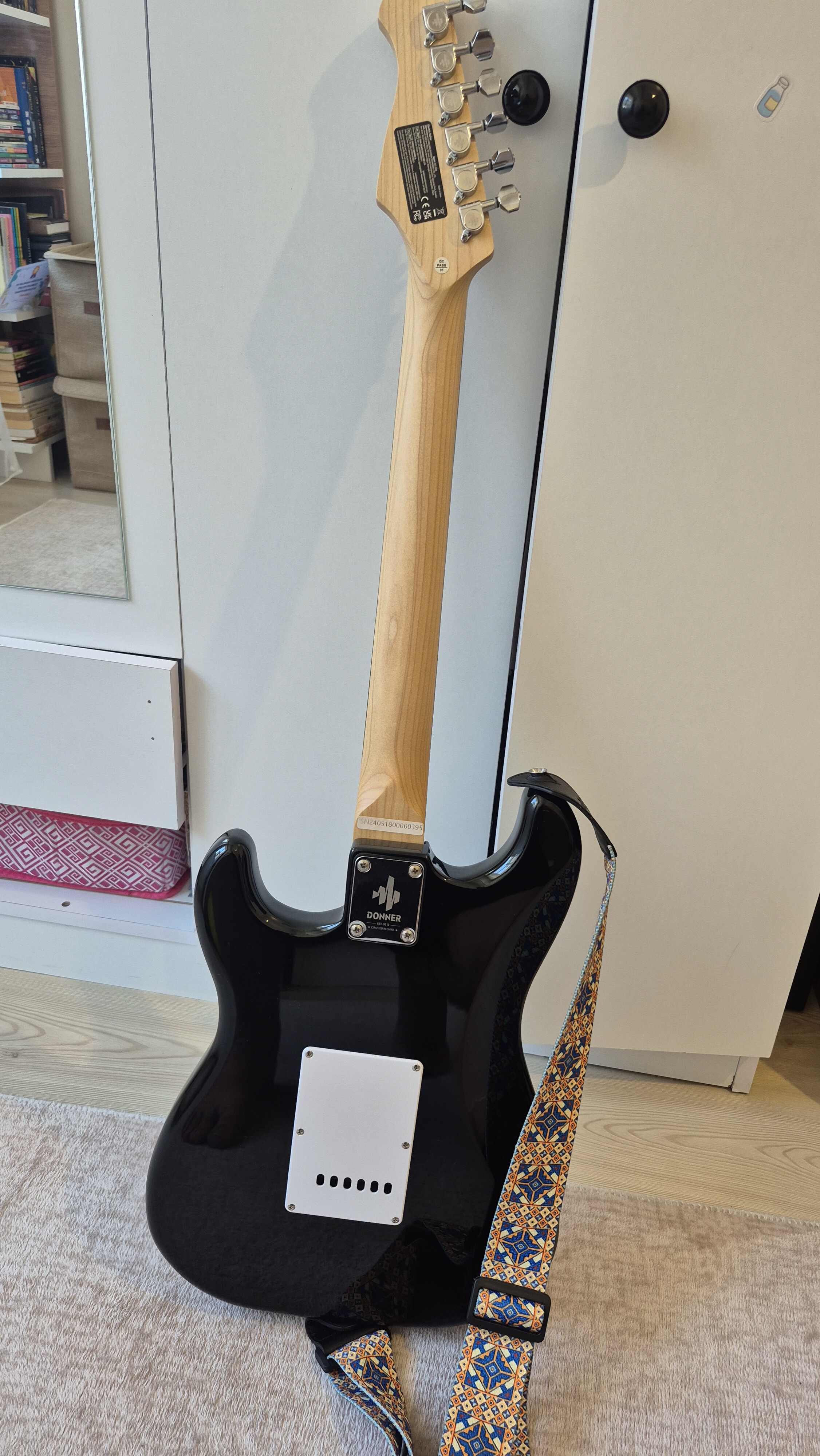Donner DST 100B elektro gitar ve Blackstar ID:Core 10 V4 Dijital Kombo Elektro Gitar Amfi 2