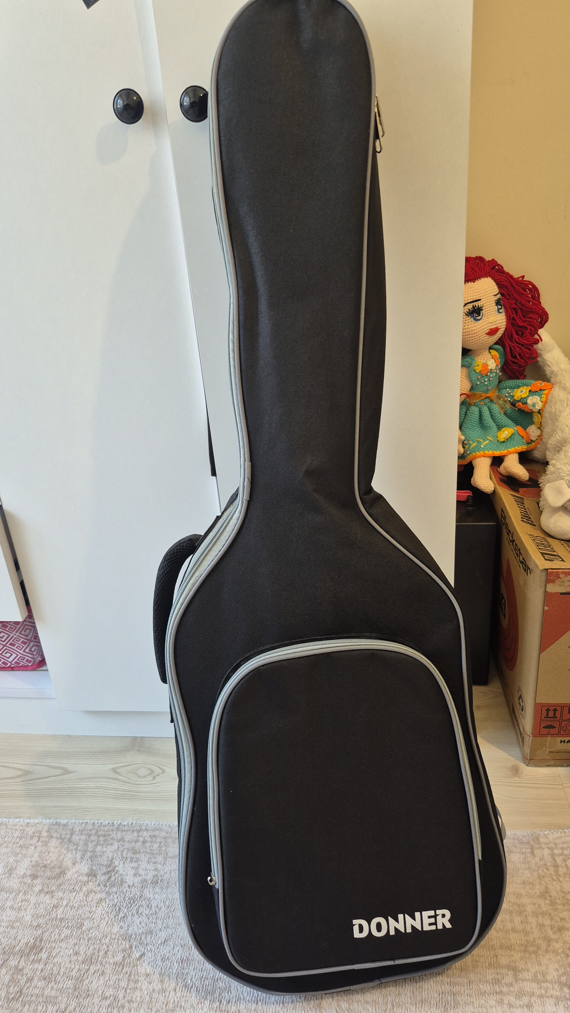 Donner DST 100B elektro gitar ve Blackstar ID:Core 10 V4 Dijital Kombo Elektro Gitar Amfi 4
