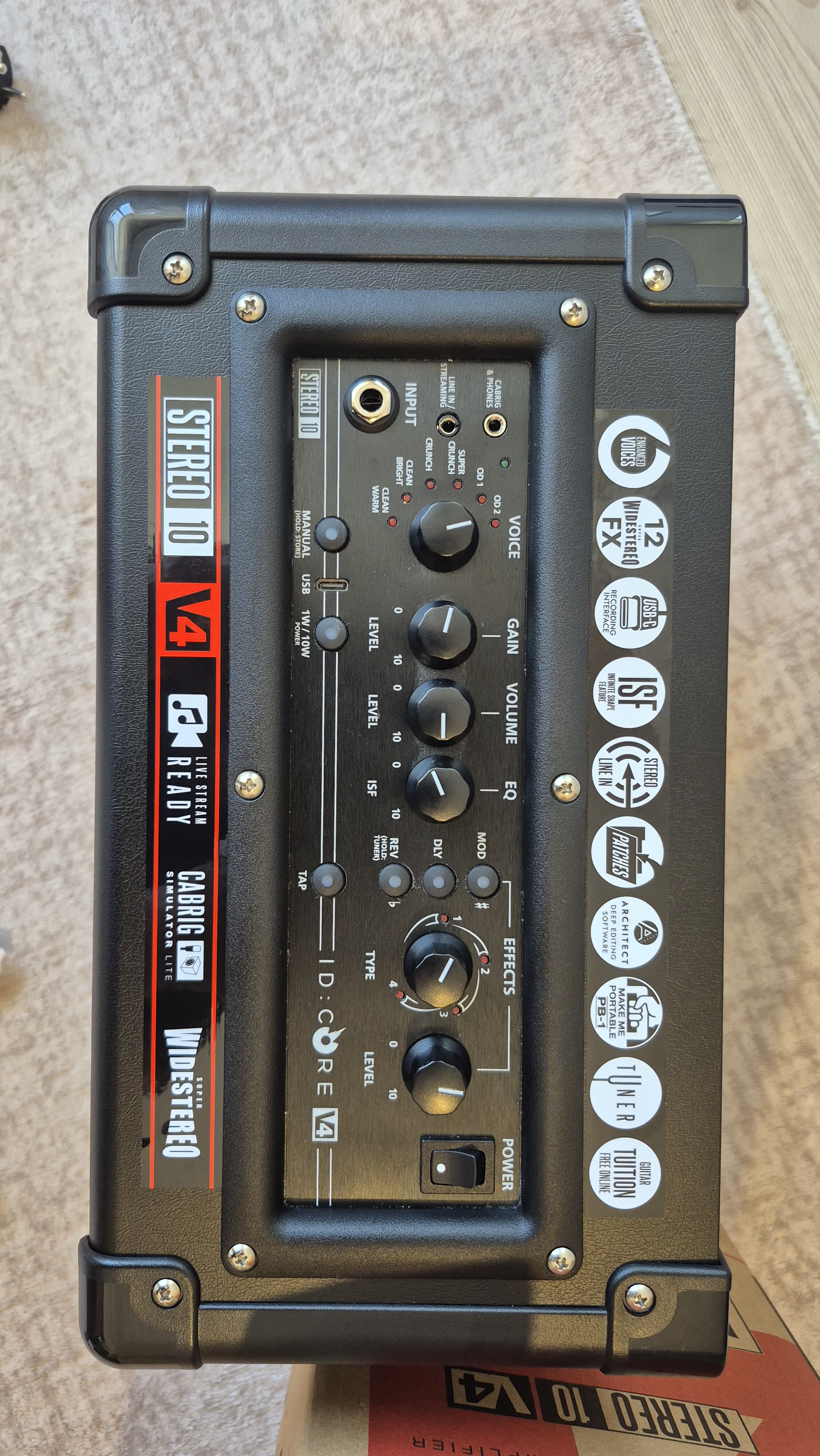 Donner DST 100B elektro gitar ve Blackstar ID:Core 10 V4 Dijital Kombo Elektro Gitar Amfi 8