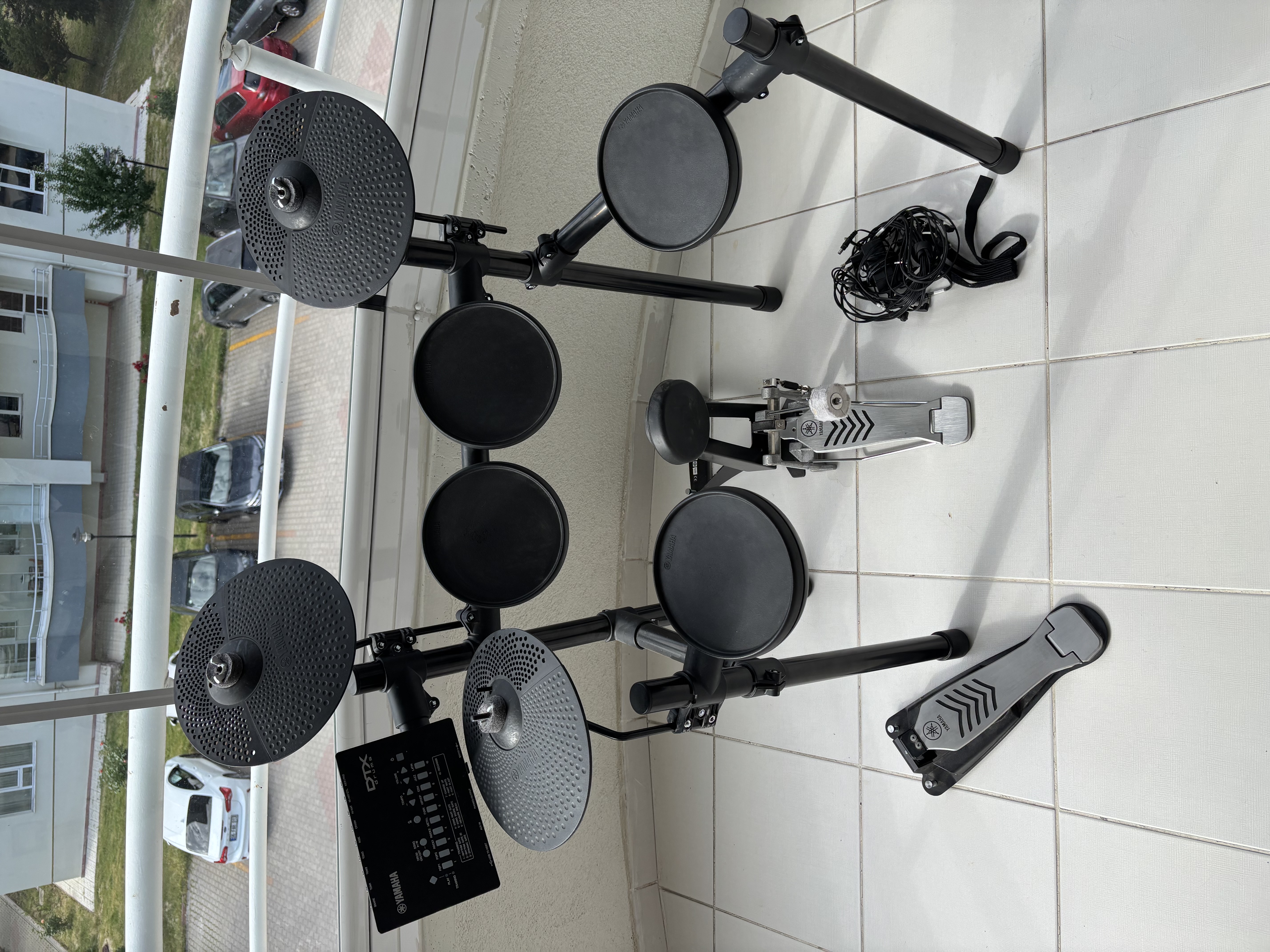Yamaha DTX452k Dijital Davul 1