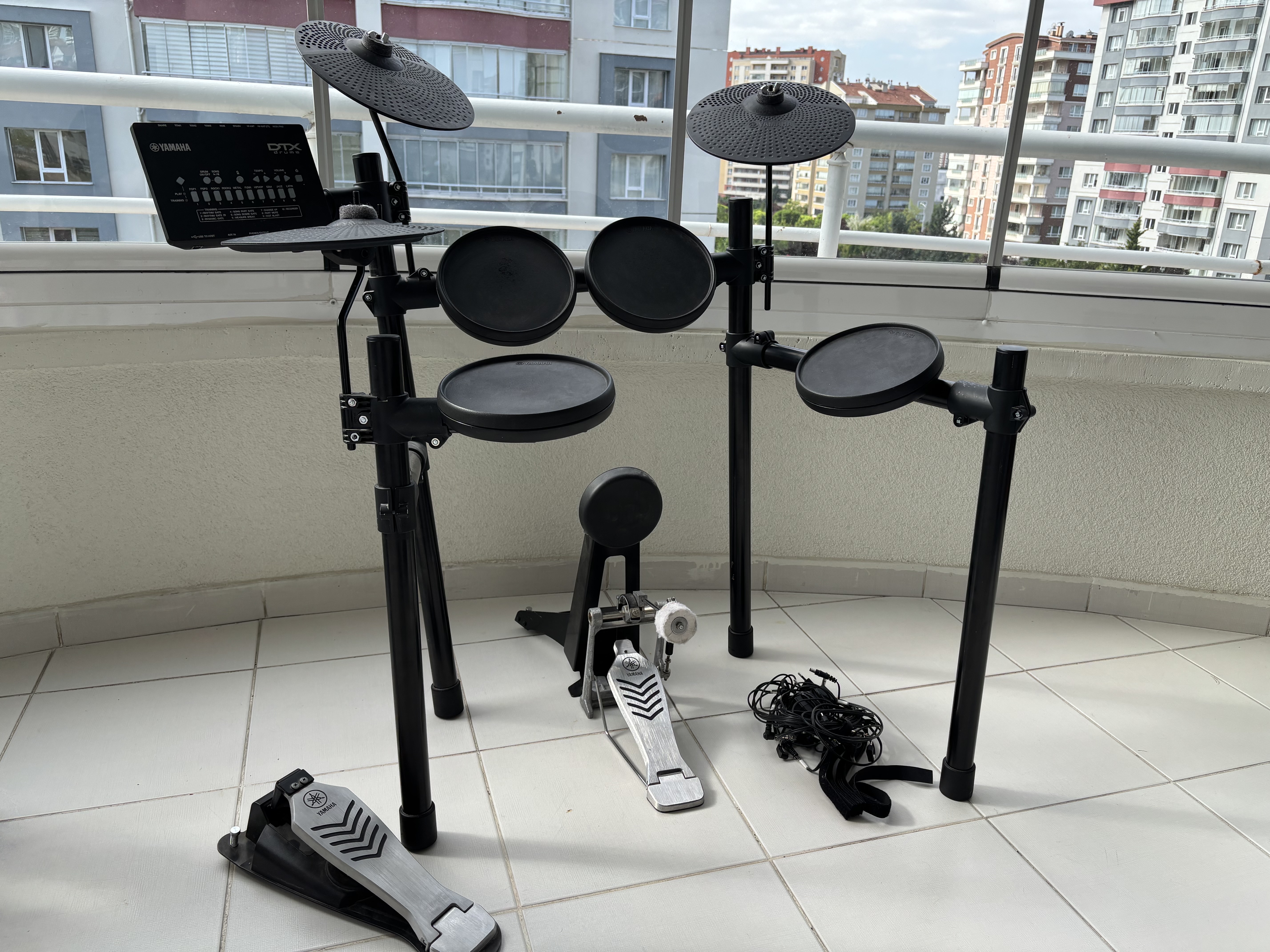 Yamaha DTX452k Dijital Davul 4