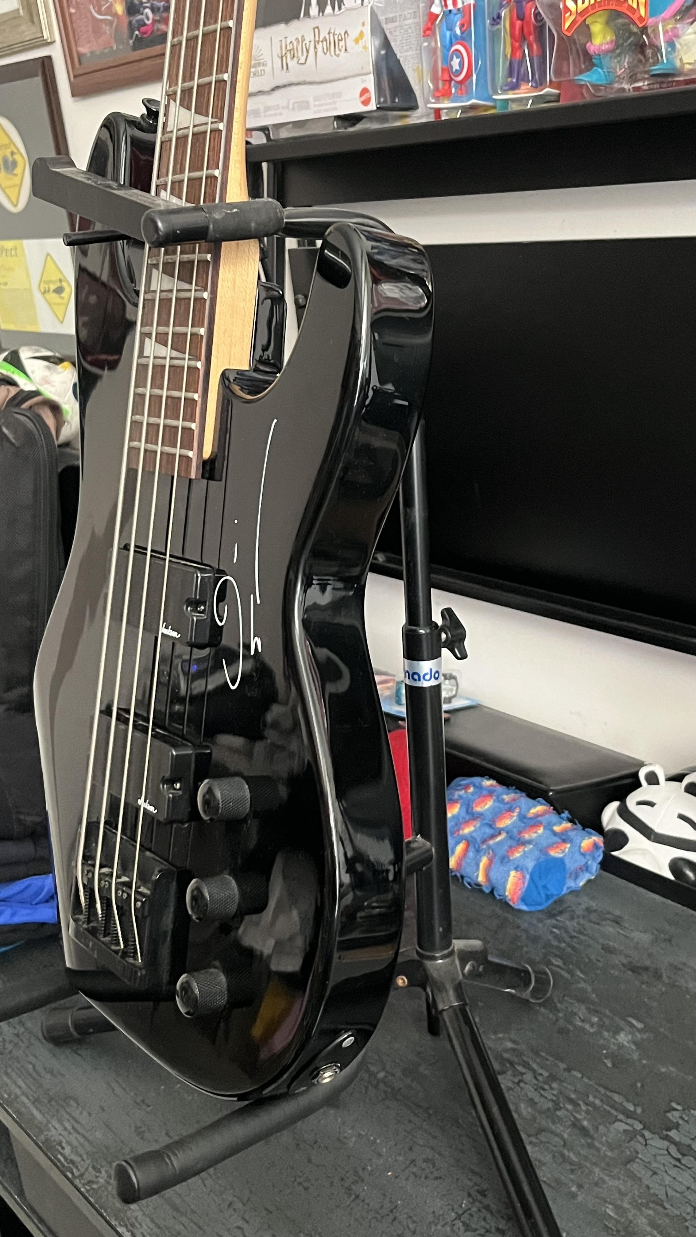 Jackson JS2 Satin Black Bas Gitar DAVID ELLEFSON imzalı . 4