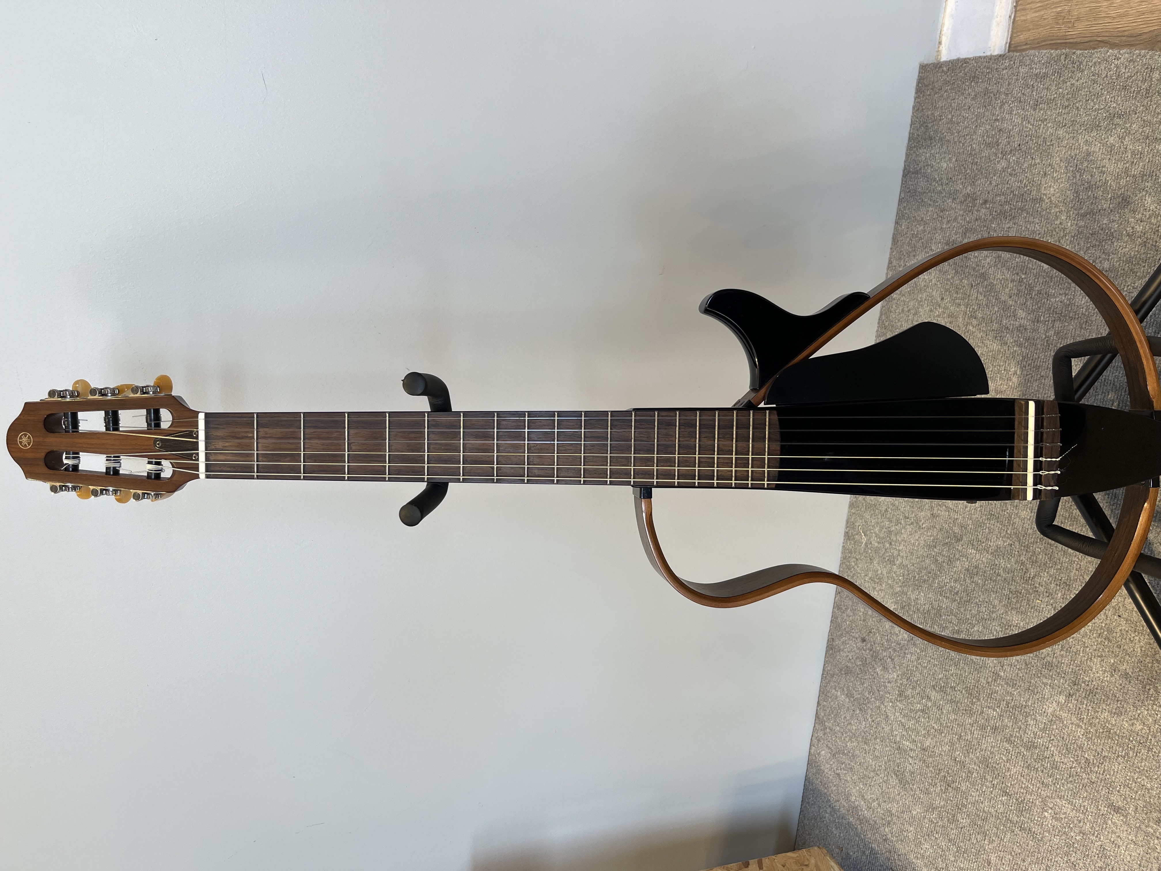 Yamaha SLG200N Elektro Klasik Gitar 2