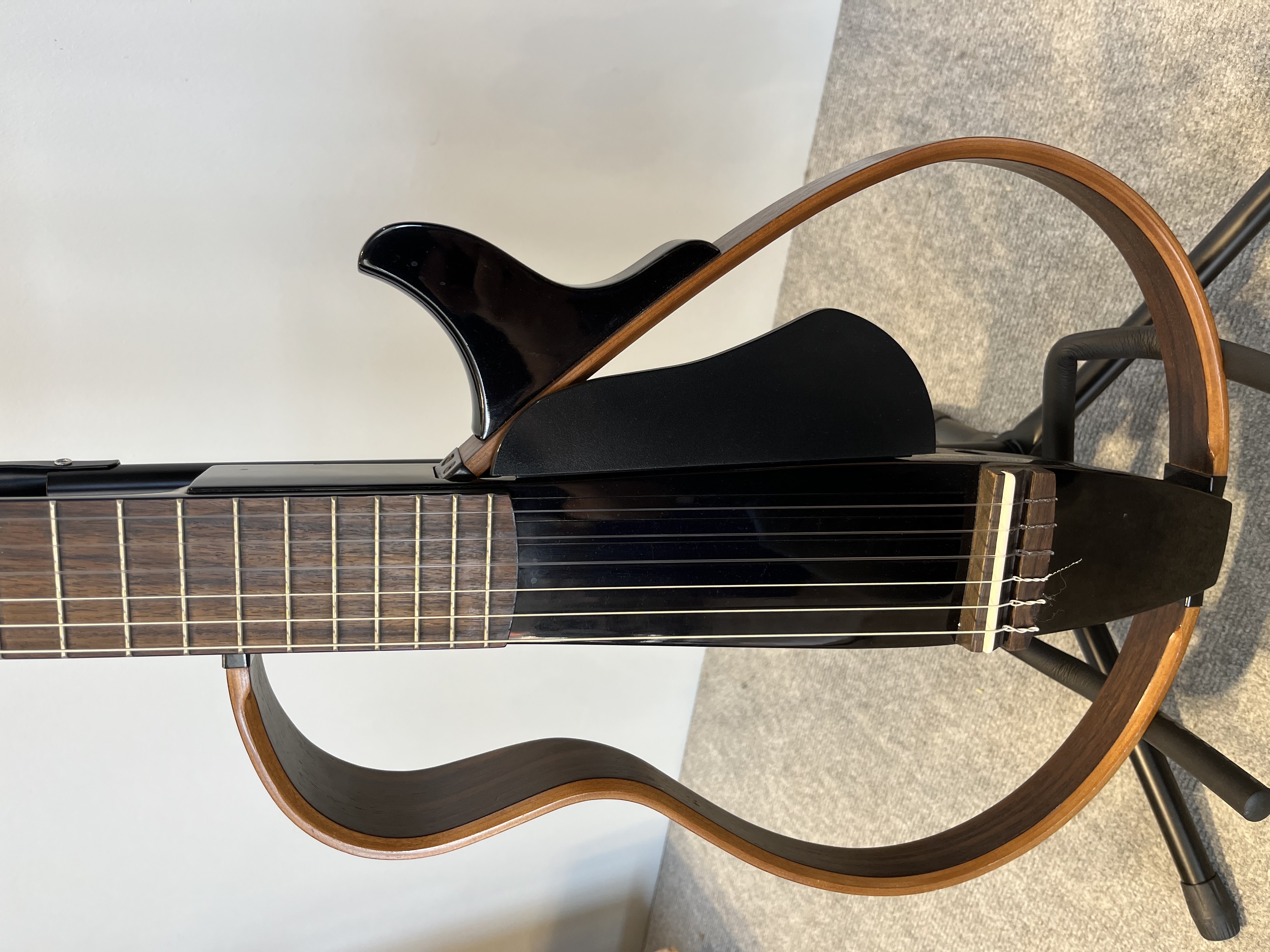 Yamaha SLG200N Elektro Klasik Gitar 1