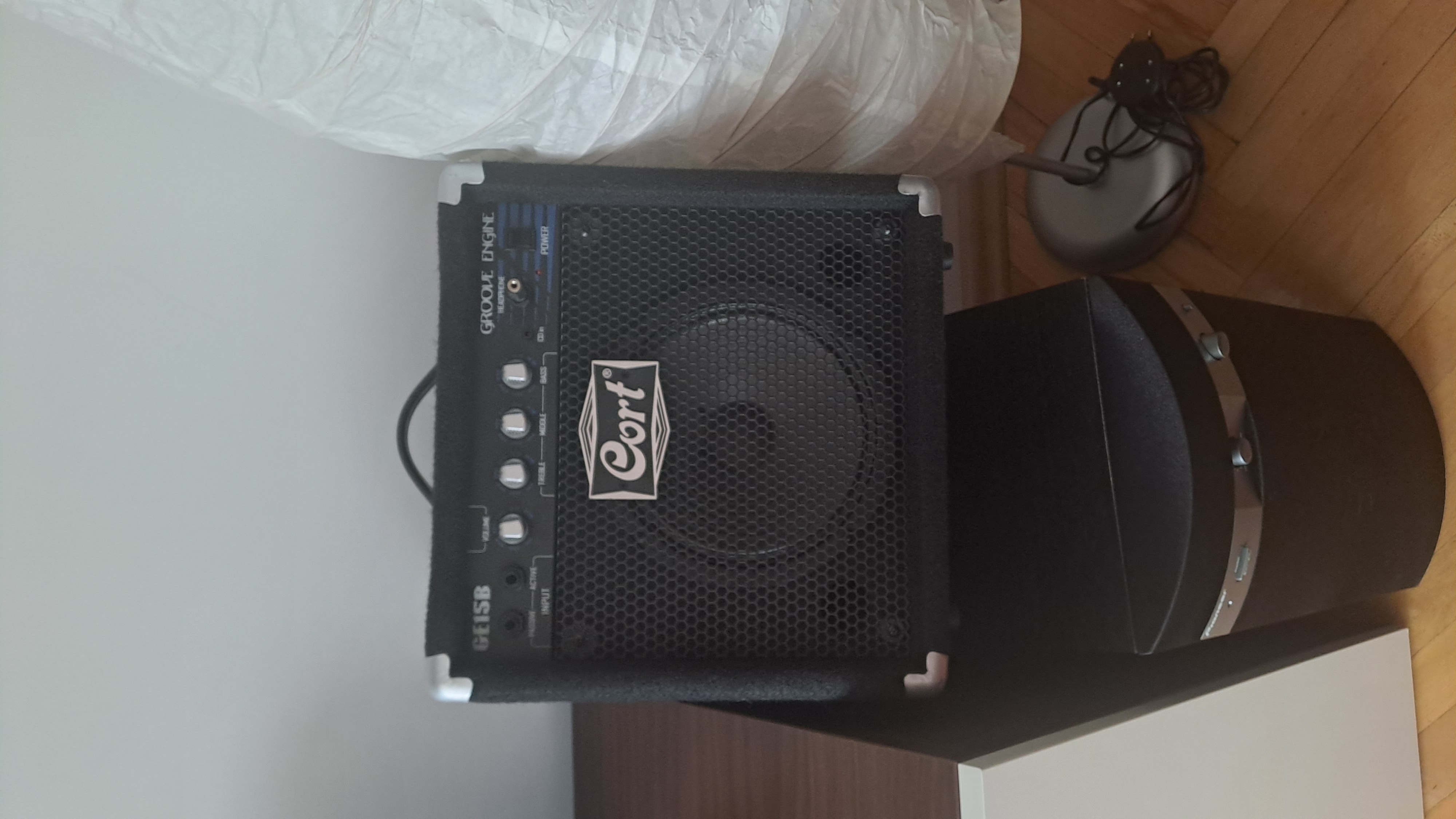 Cort GE15B Bas Gitar Amfisi 1