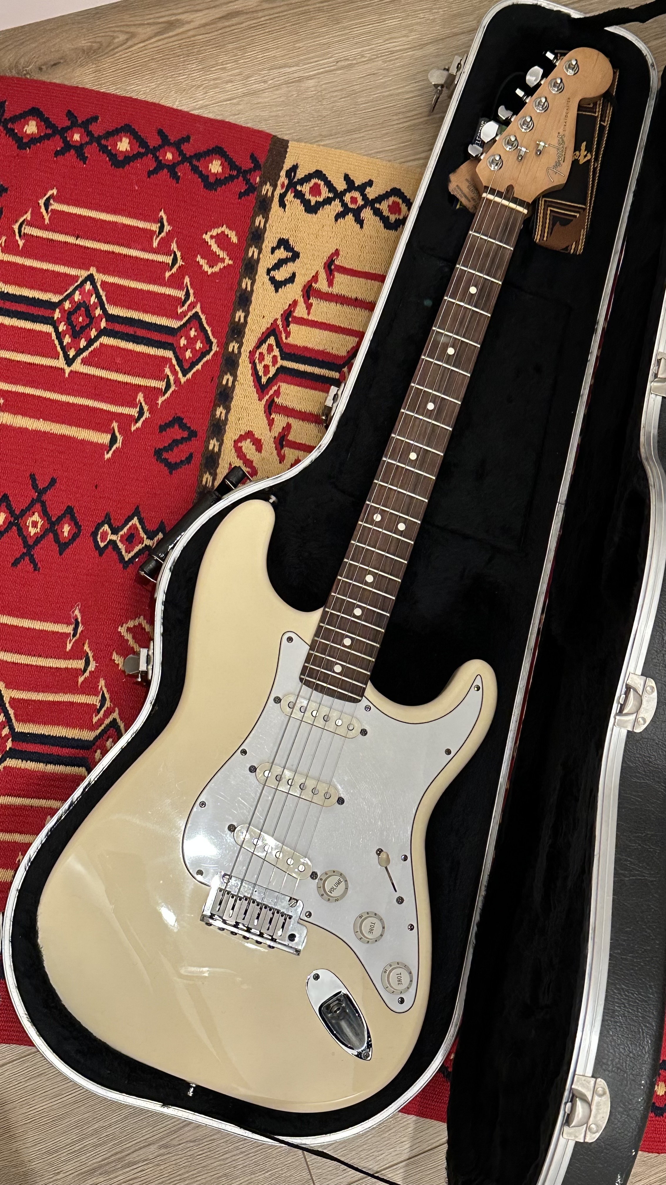 FENDER STRATOCASTER (USA) 9