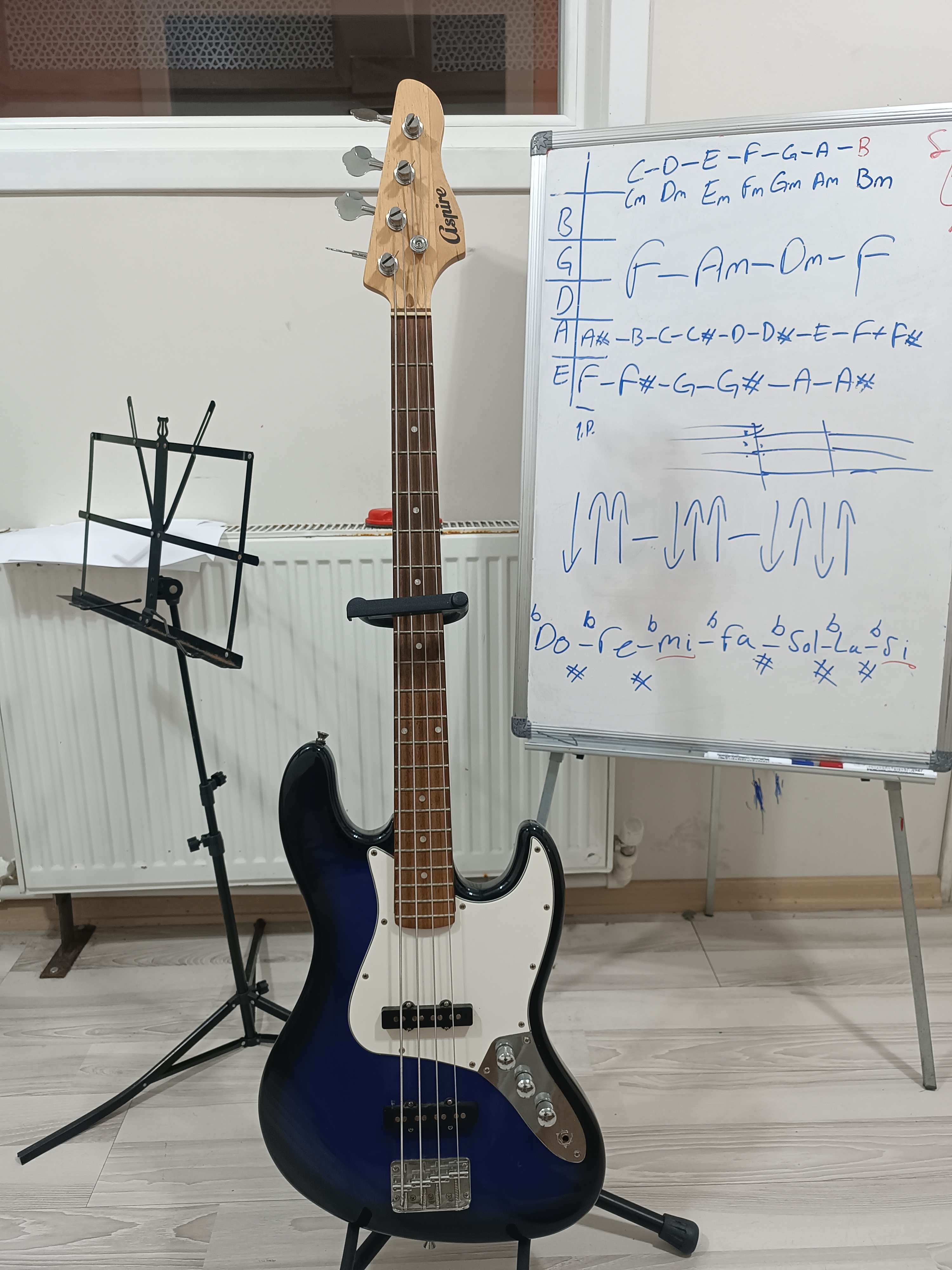 Aspire Bass gitar 4 telli - 2 single manyetik 1