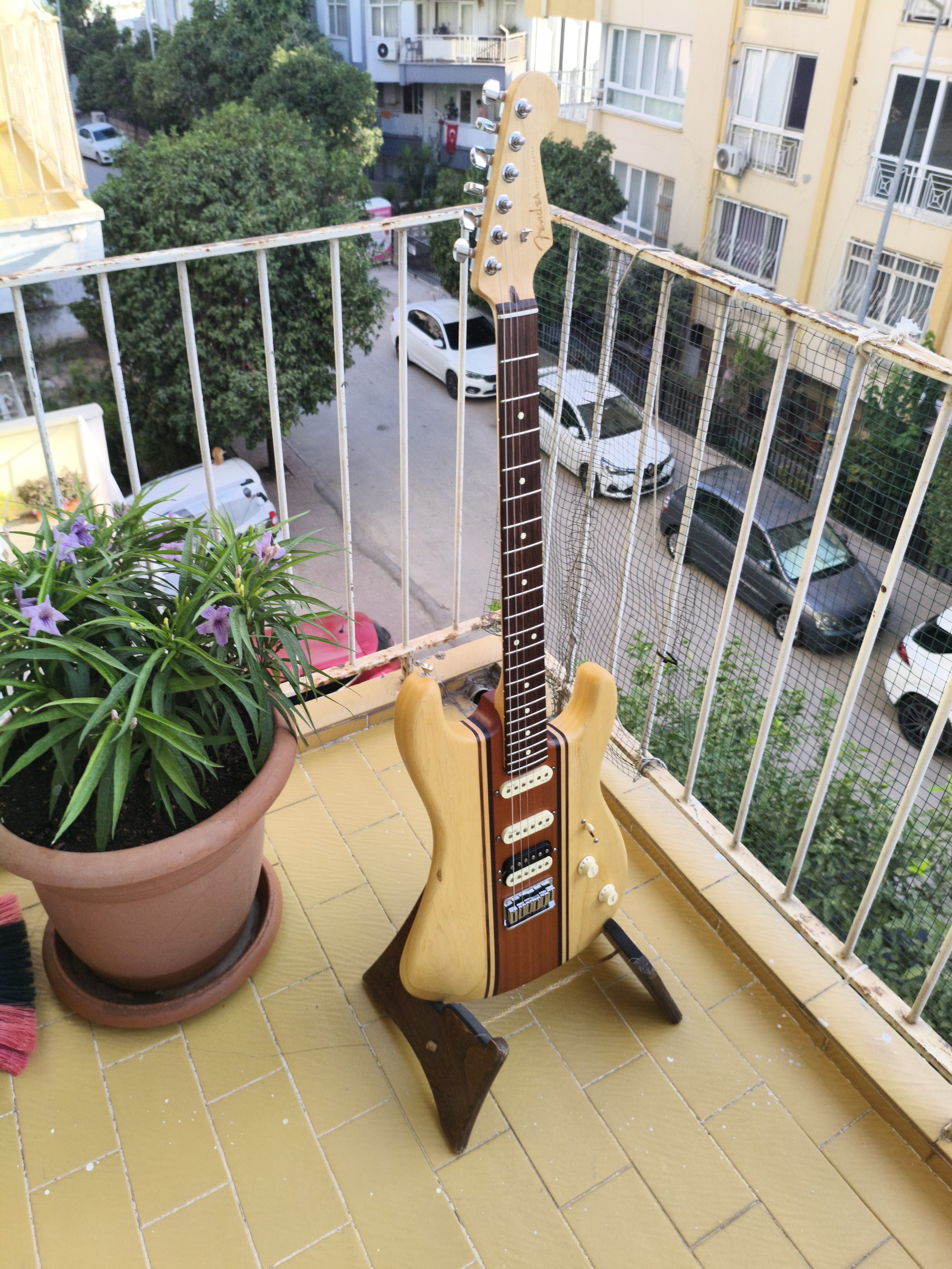 Fender Limited Edition American Longboard Stratocaster 9