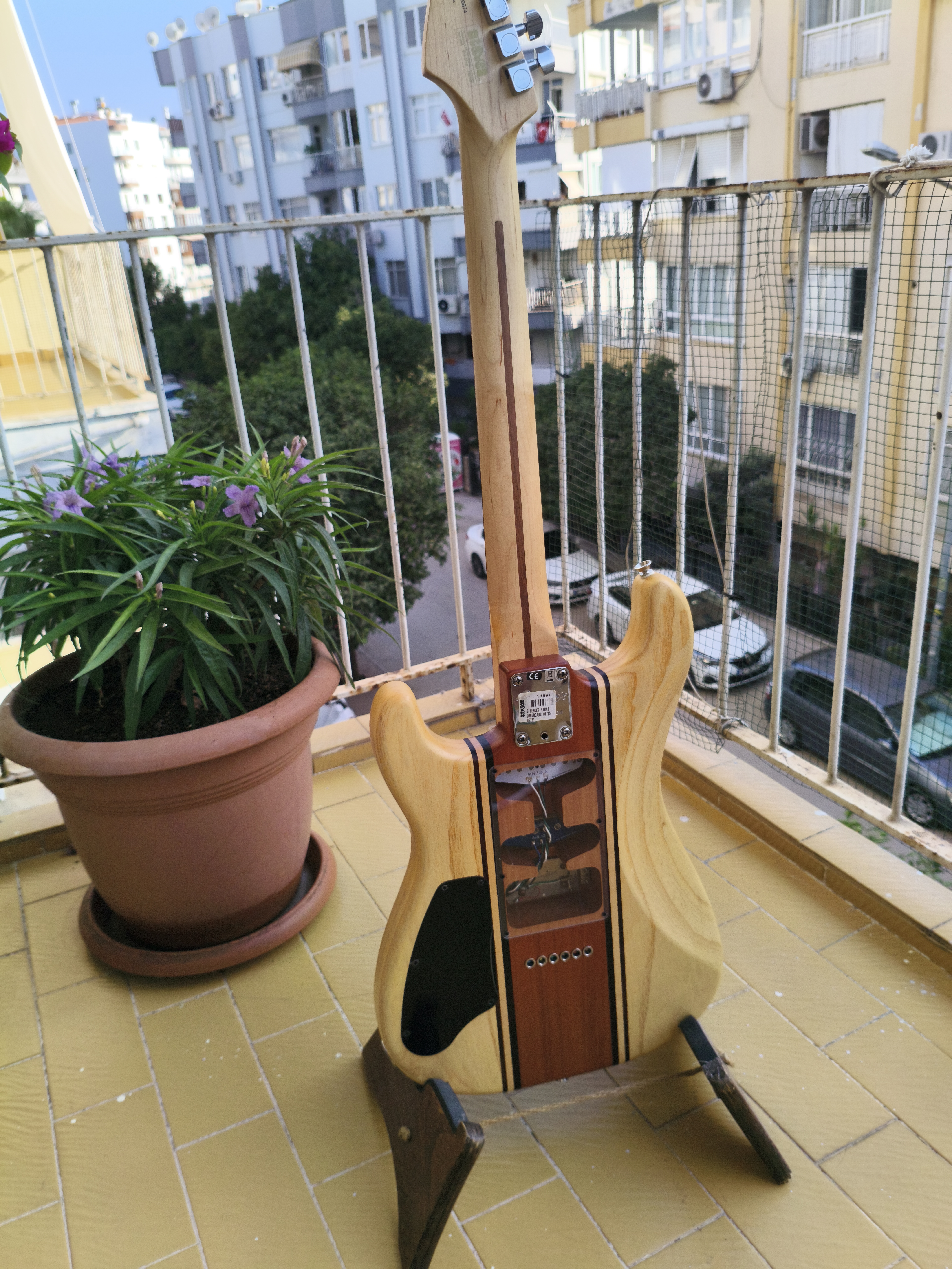 Fender Limited Edition American Longboard Stratocaster 10