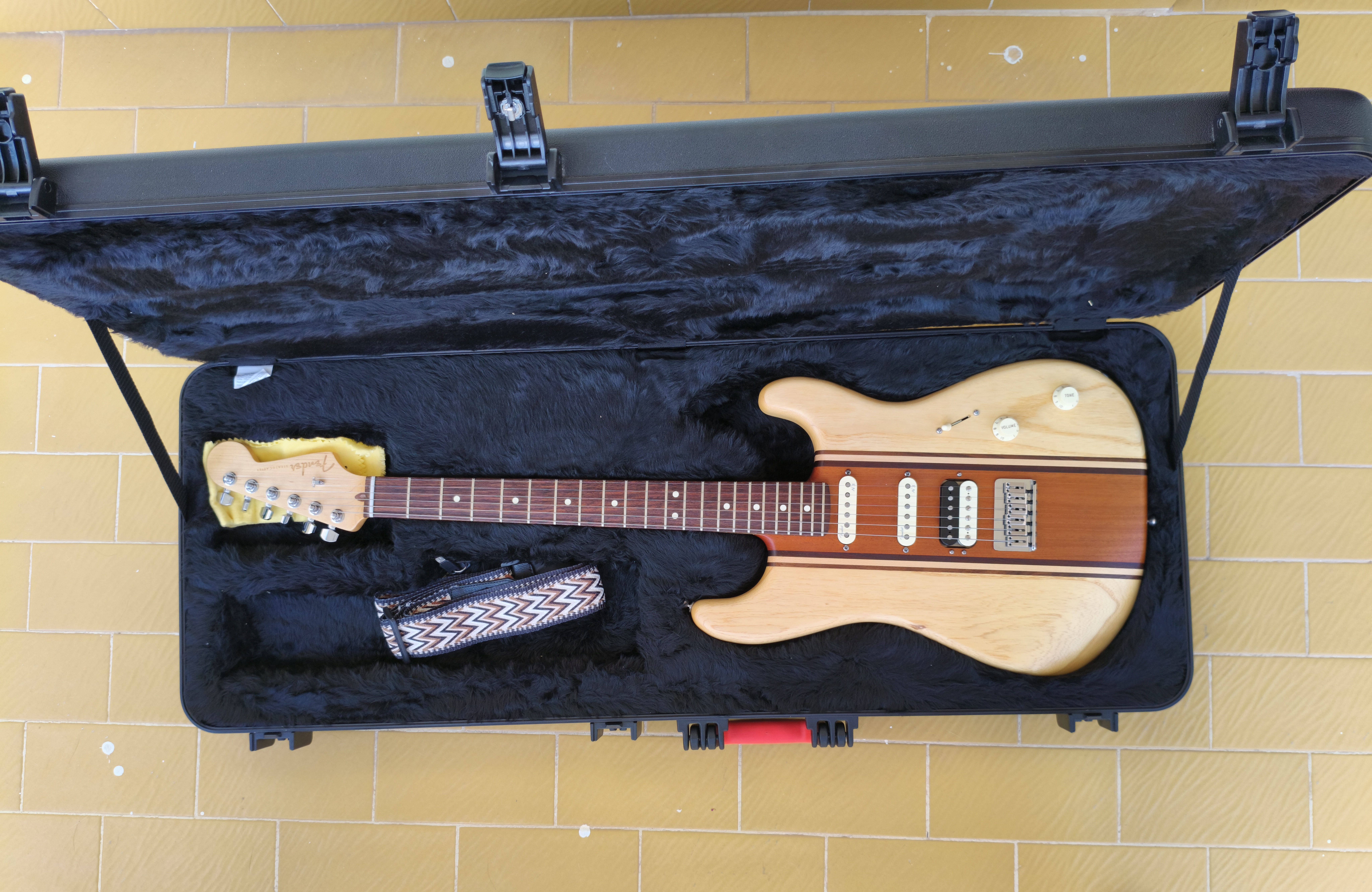 Fender Limited Edition American Longboard Stratocaster 3
