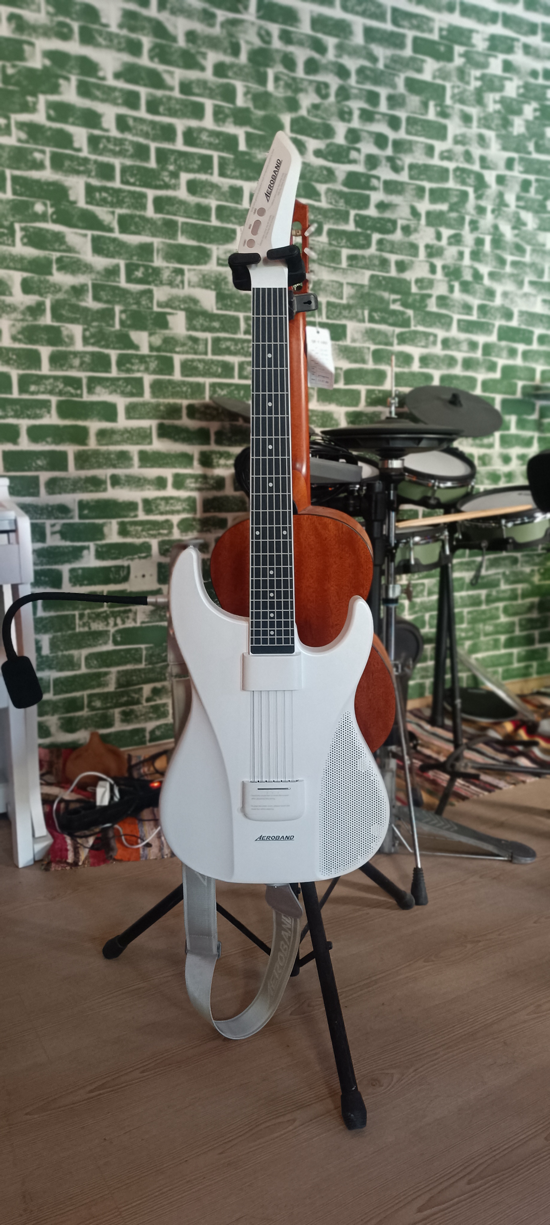 Aeroband Smart Gitar 3