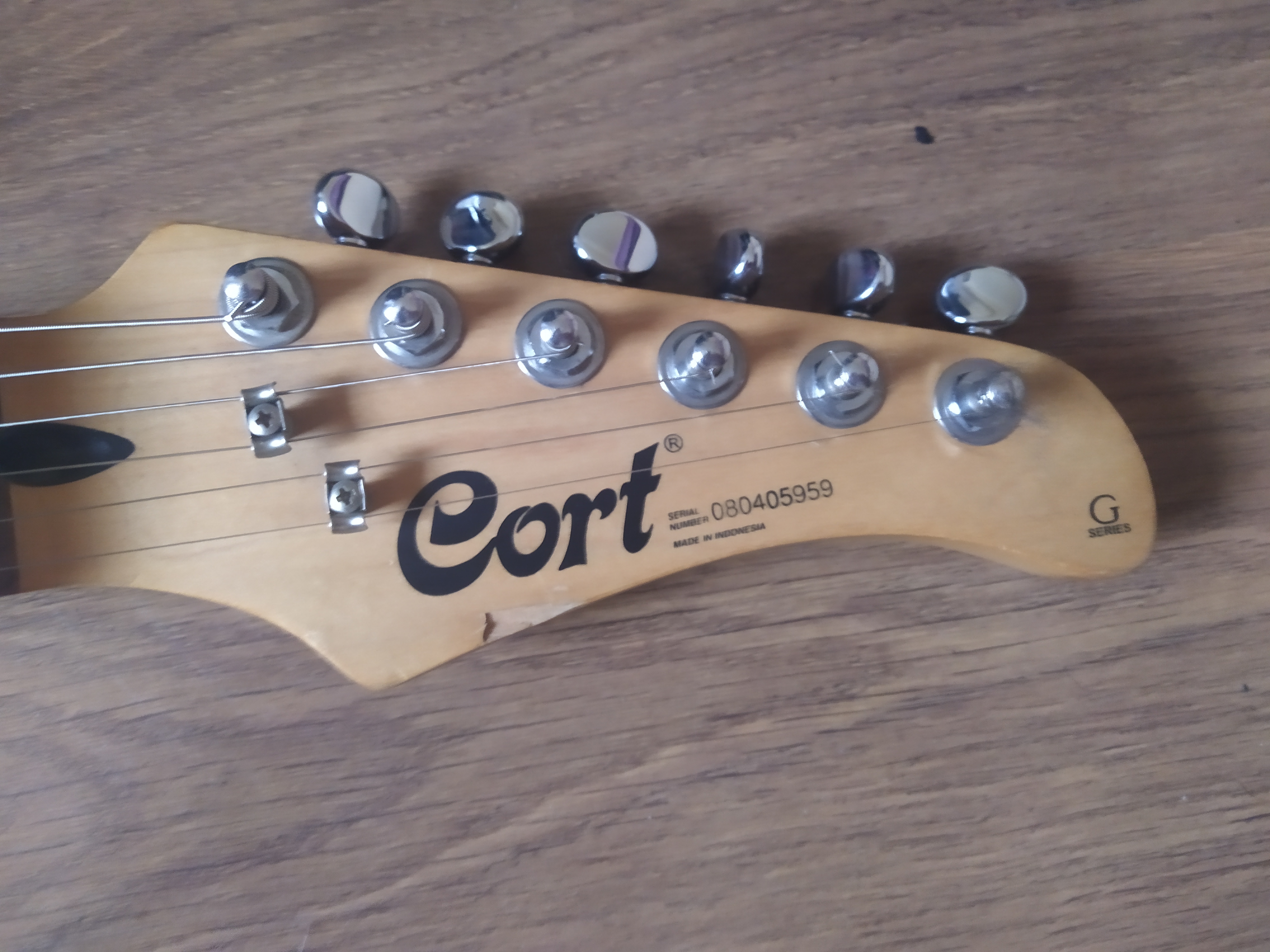 Cort g200 elekto gitar 3