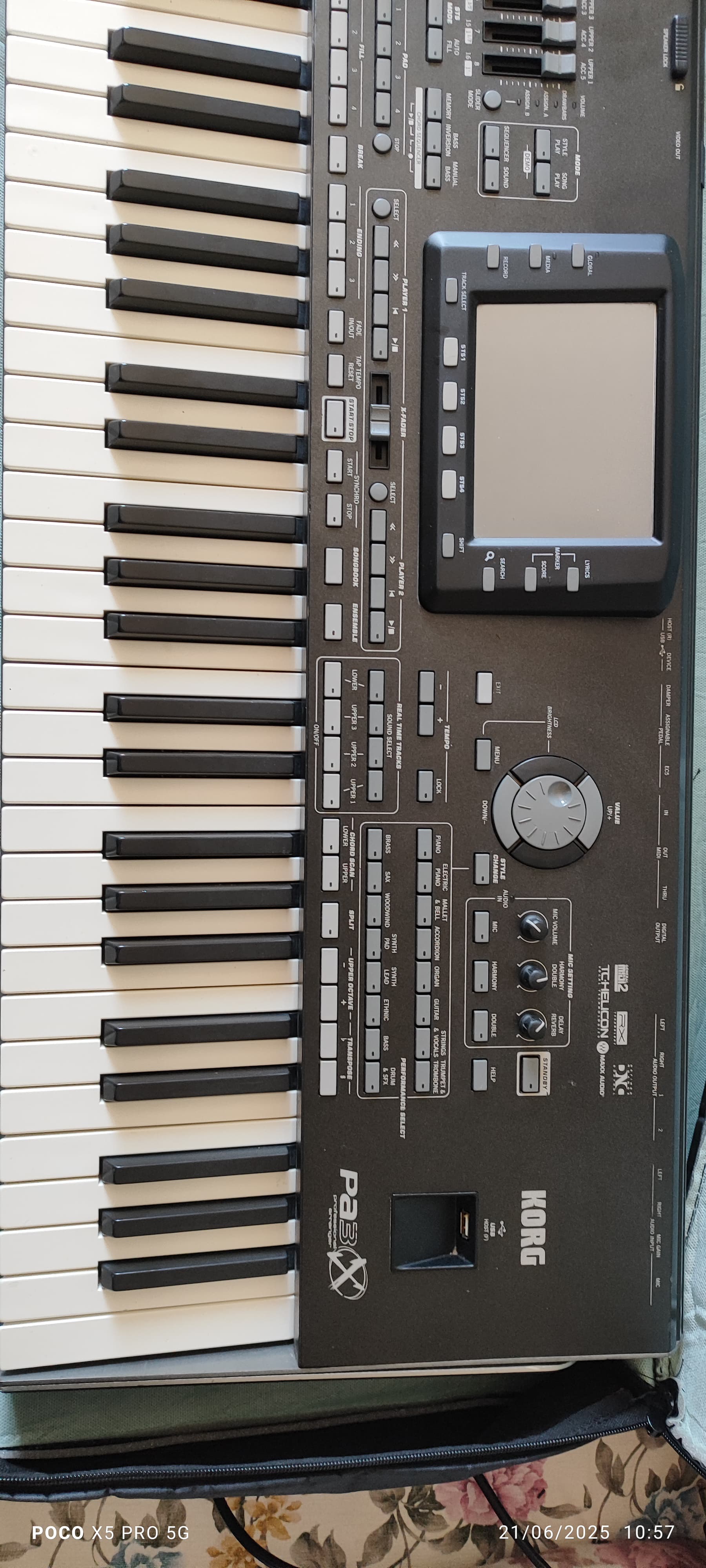 Korg PA 3x 61 tuş tertemiz 1