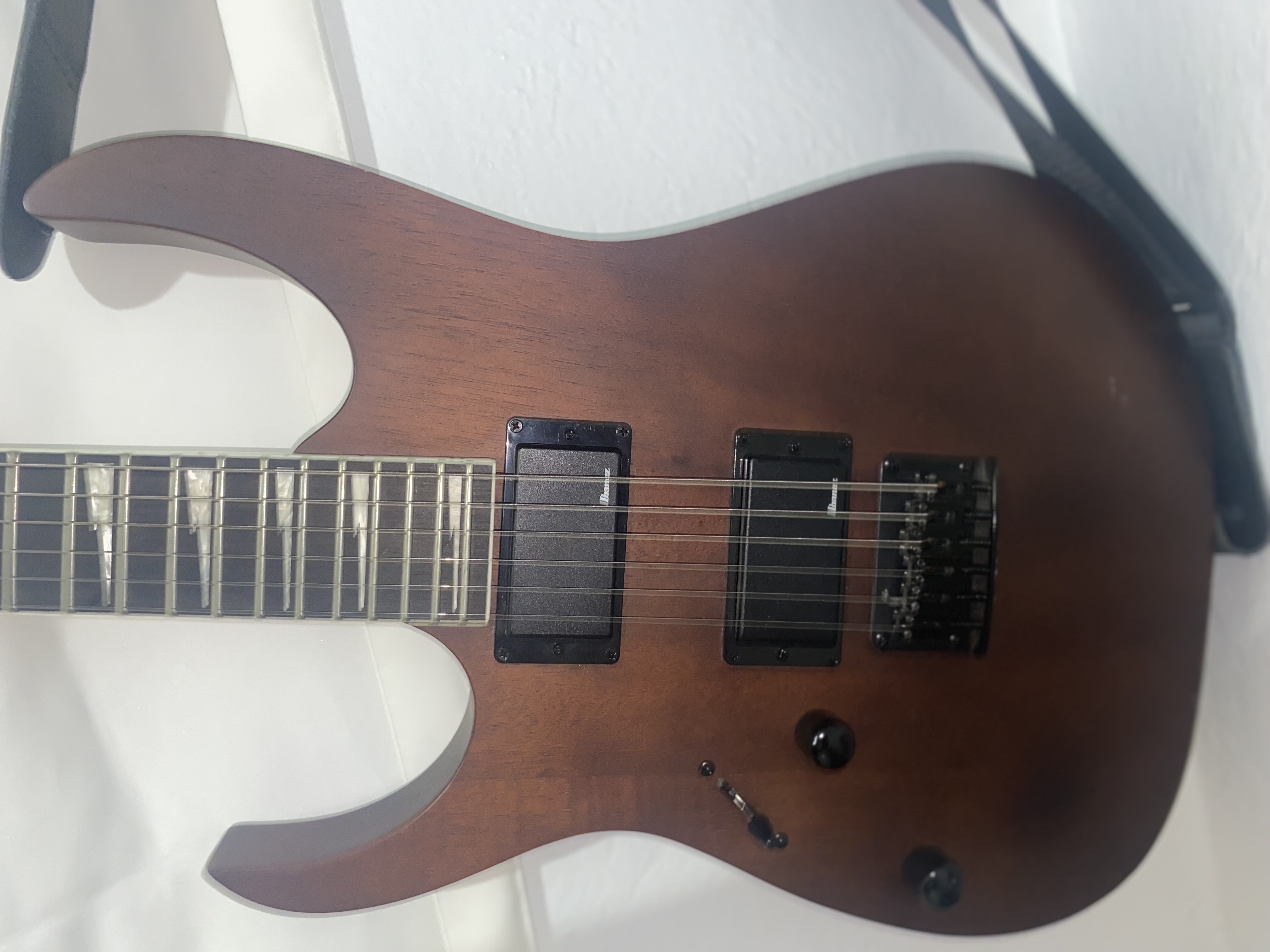 IBANEZ GRG121DXL-WNF SOLAK ELEKTRO GİTAR 1