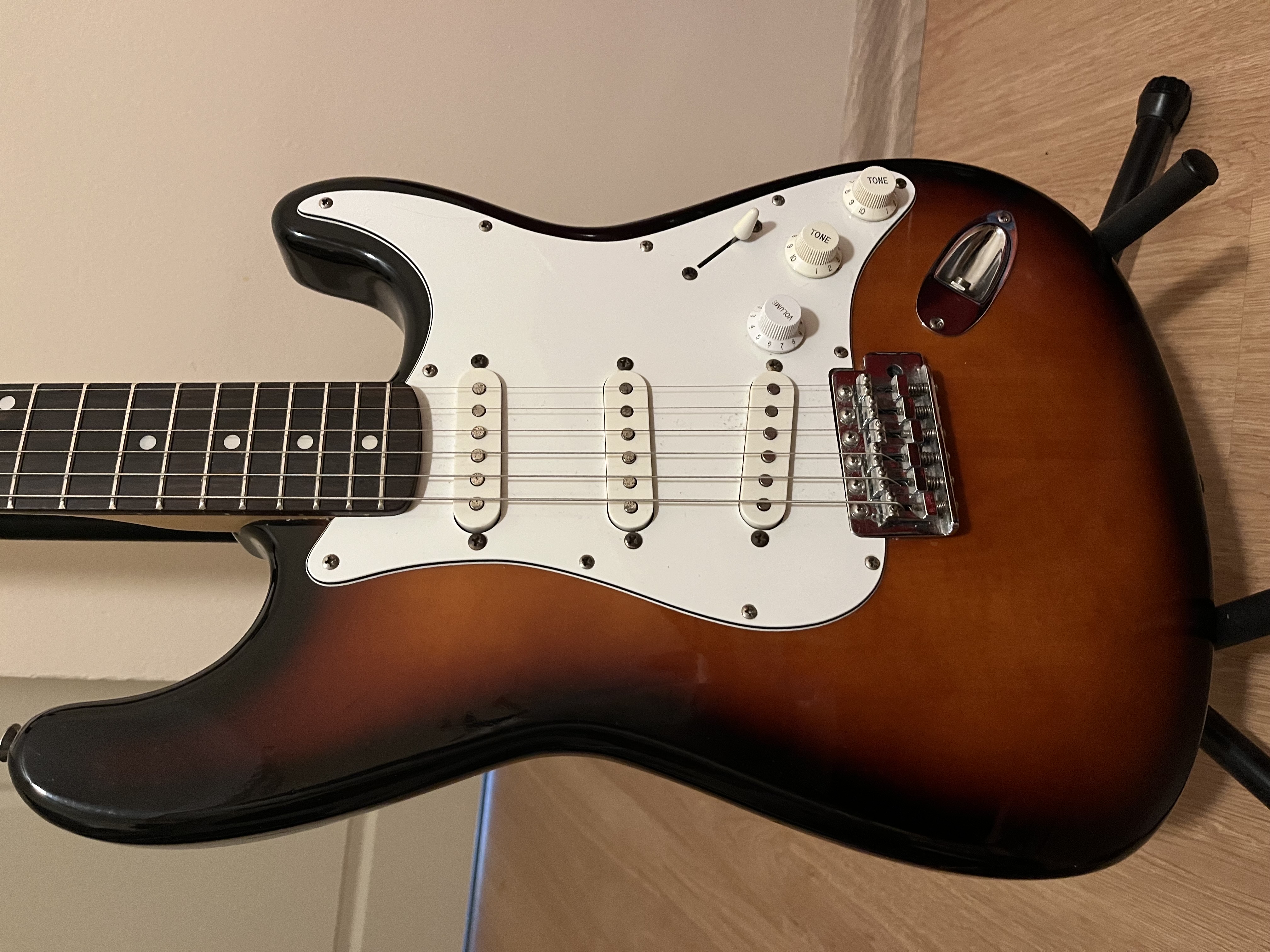 Squier Kore VN - Rosewood Klavye 1