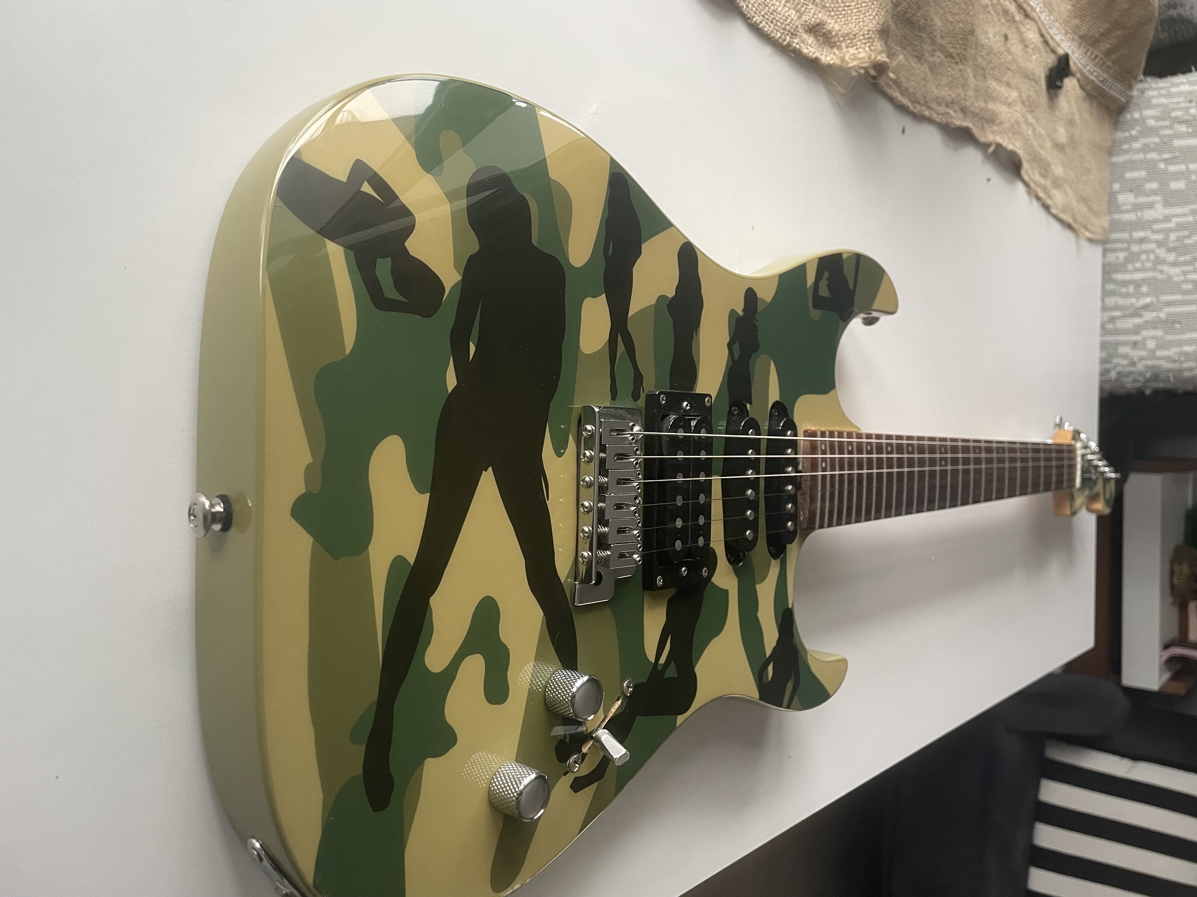 washburn camo lady 3