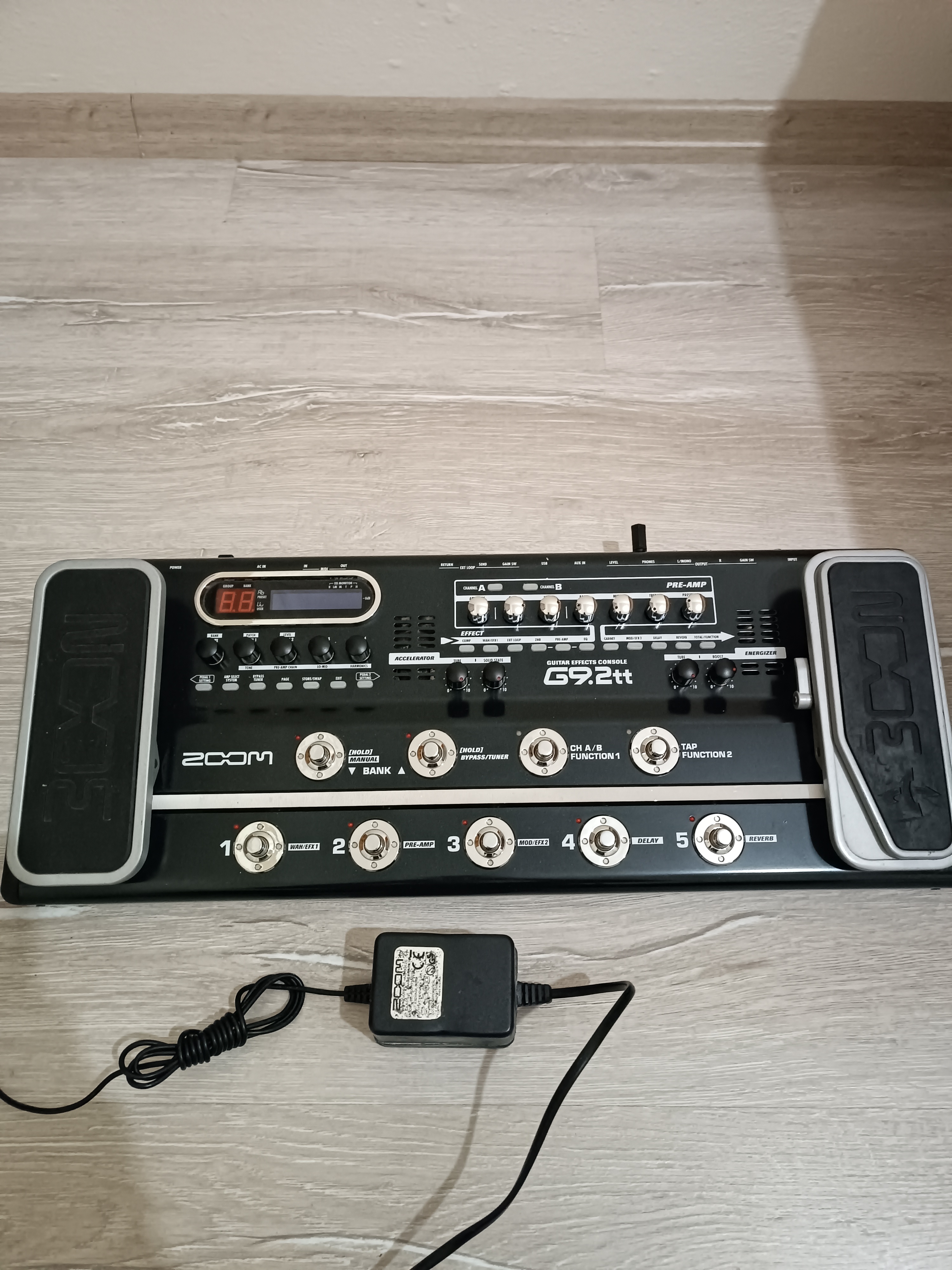 Zoom G9. 2tt Lambalı Gitar Effect Prosesör 4