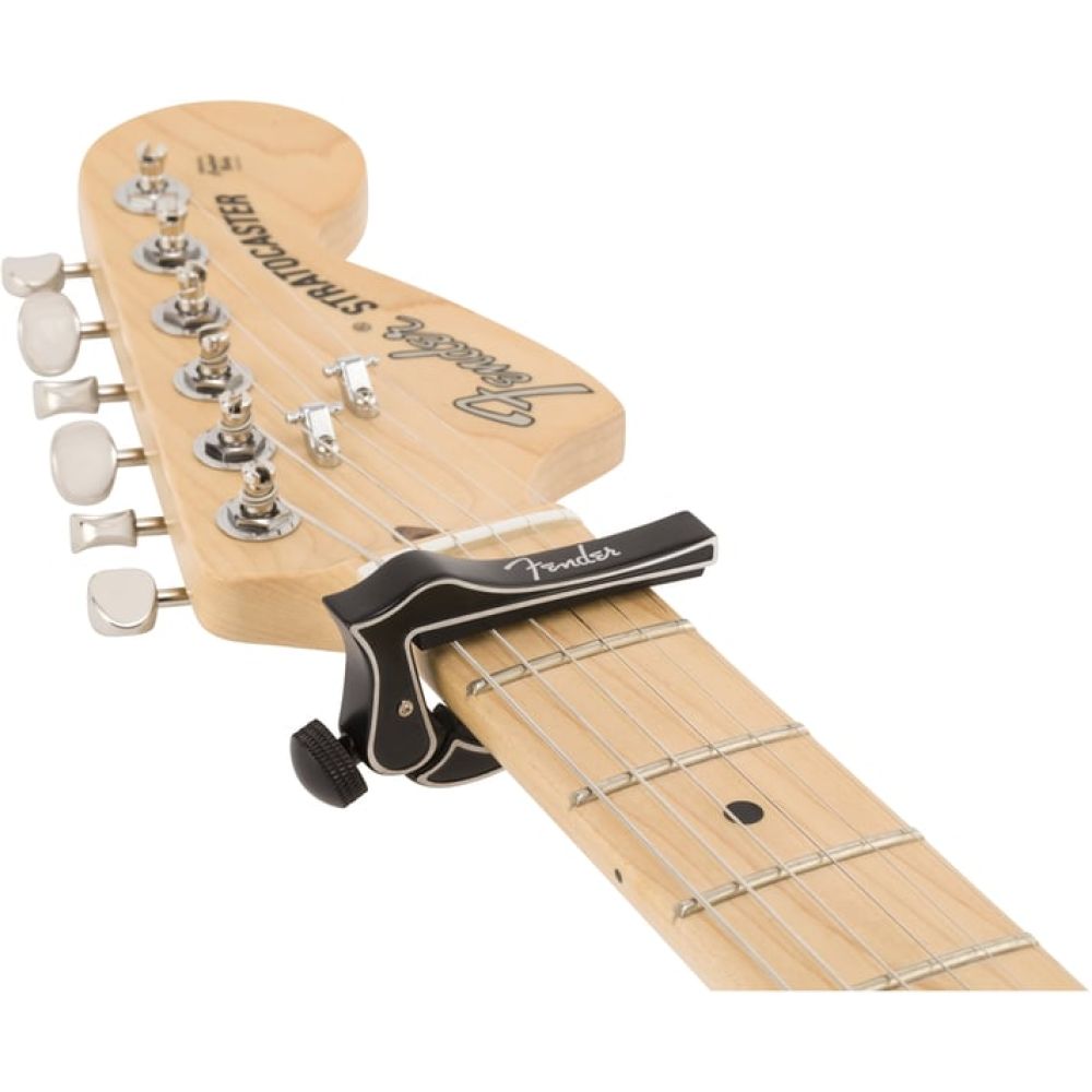 Fender Dragon Black Capo 3