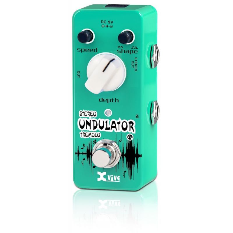 XVive V16 Undulator Tremelo Guitar Effects Pedal 1