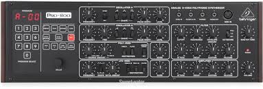 Behringer PRO-800 Masaüstü Synth ve Ses Modülü 1