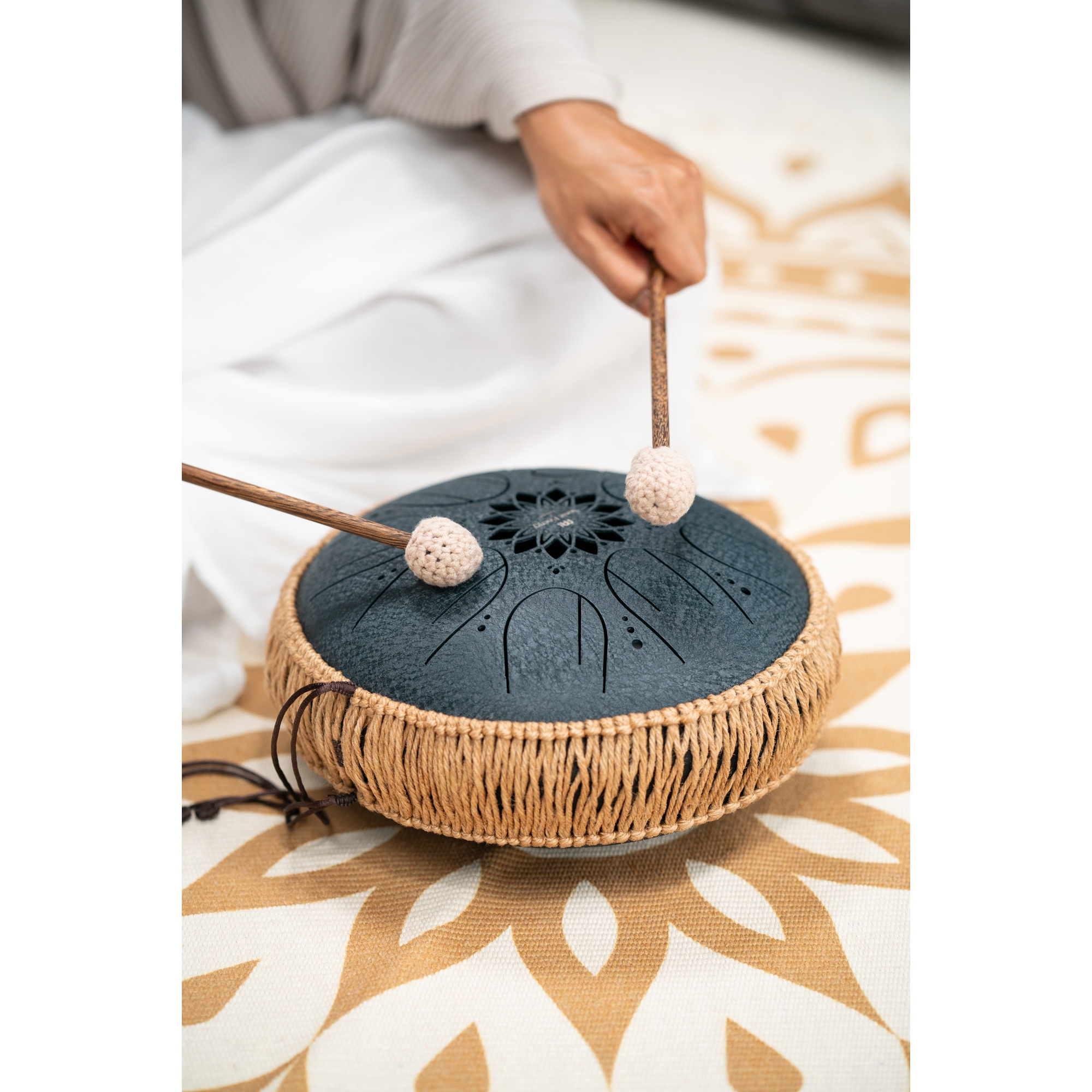 Meinl Sonic Energy 10" Medium Octave Steel Tongue Drum (C Minor, 8 Notes, 432 Hz, Navy Blue) 6