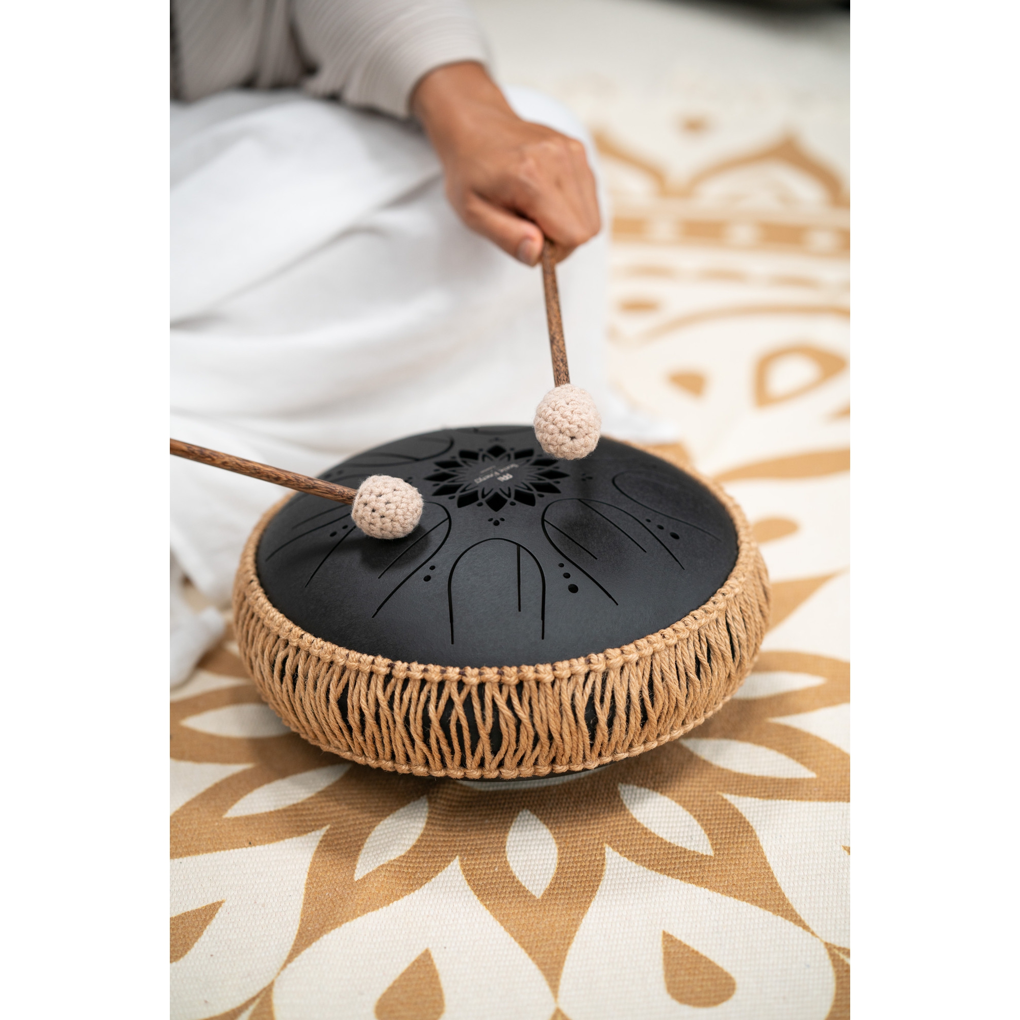 Meinl Sonic Energy 10" Medium Octave Steel Tongue Drum (B Minor, 8 Notes, 432 Hz, Black) 6