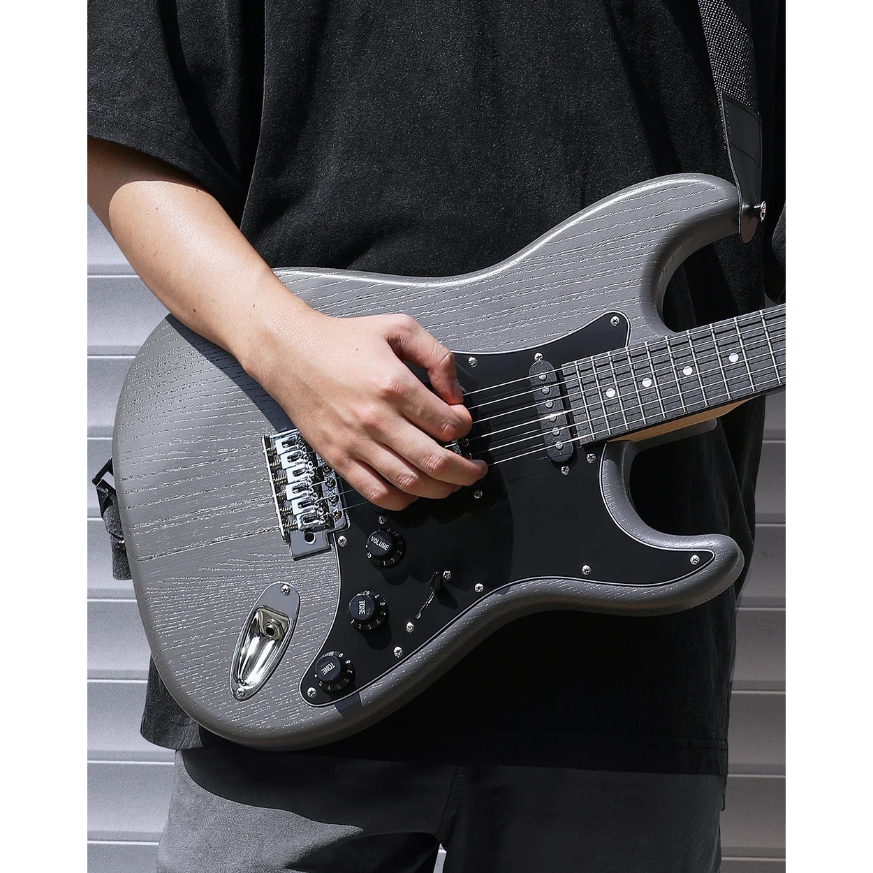 Donner DST-80 ST Elektro Gitar Seti (Matton Black) 4
