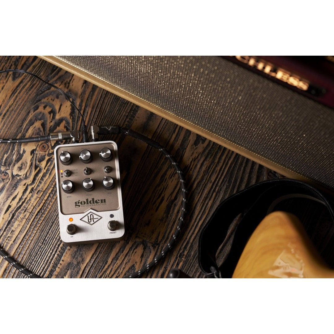 Universal Audio UAFX Golden Reverberator Pedal 4