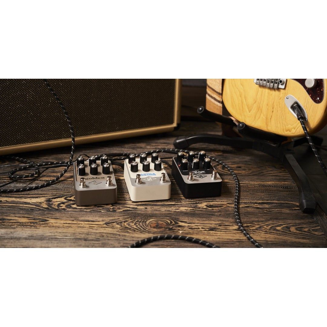 Universal Audio UAFX Golden Reverberator Pedal 5