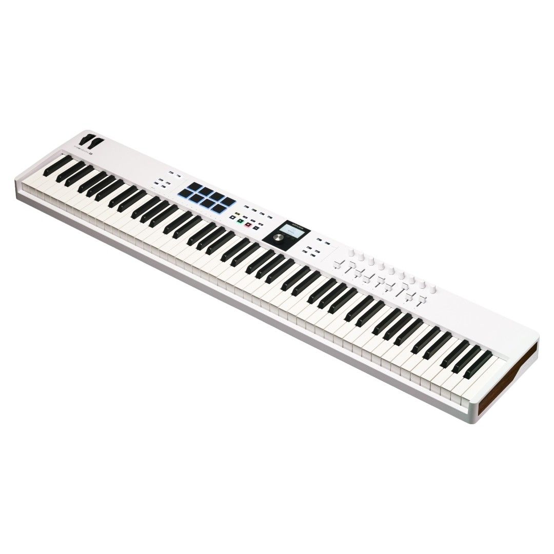 Arturia KeyLab Essential 88 MK3 2