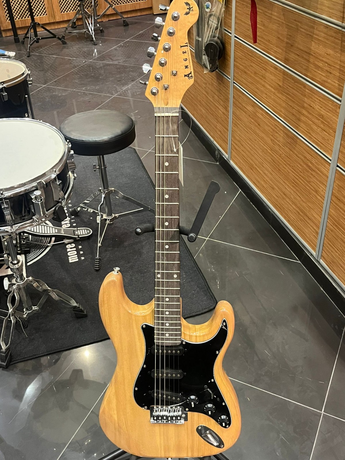 Outlet - Angel AEG111N Elektro Gitar 1